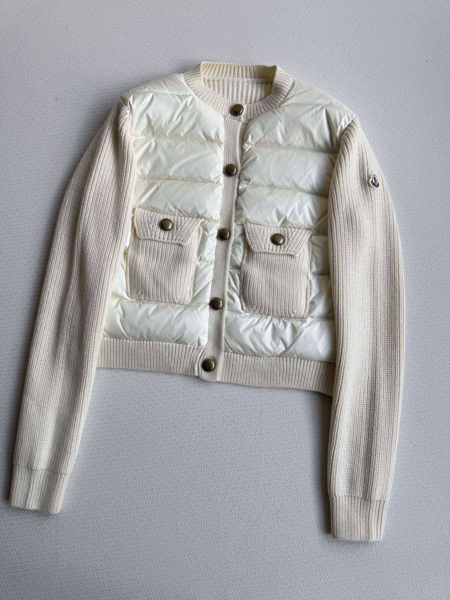 Moncle*🆕新款25秋冬新款羽绒针织拼接夹克，两侧袖子 后背针织设计，羽绒填充 实穿性同时增加了针织