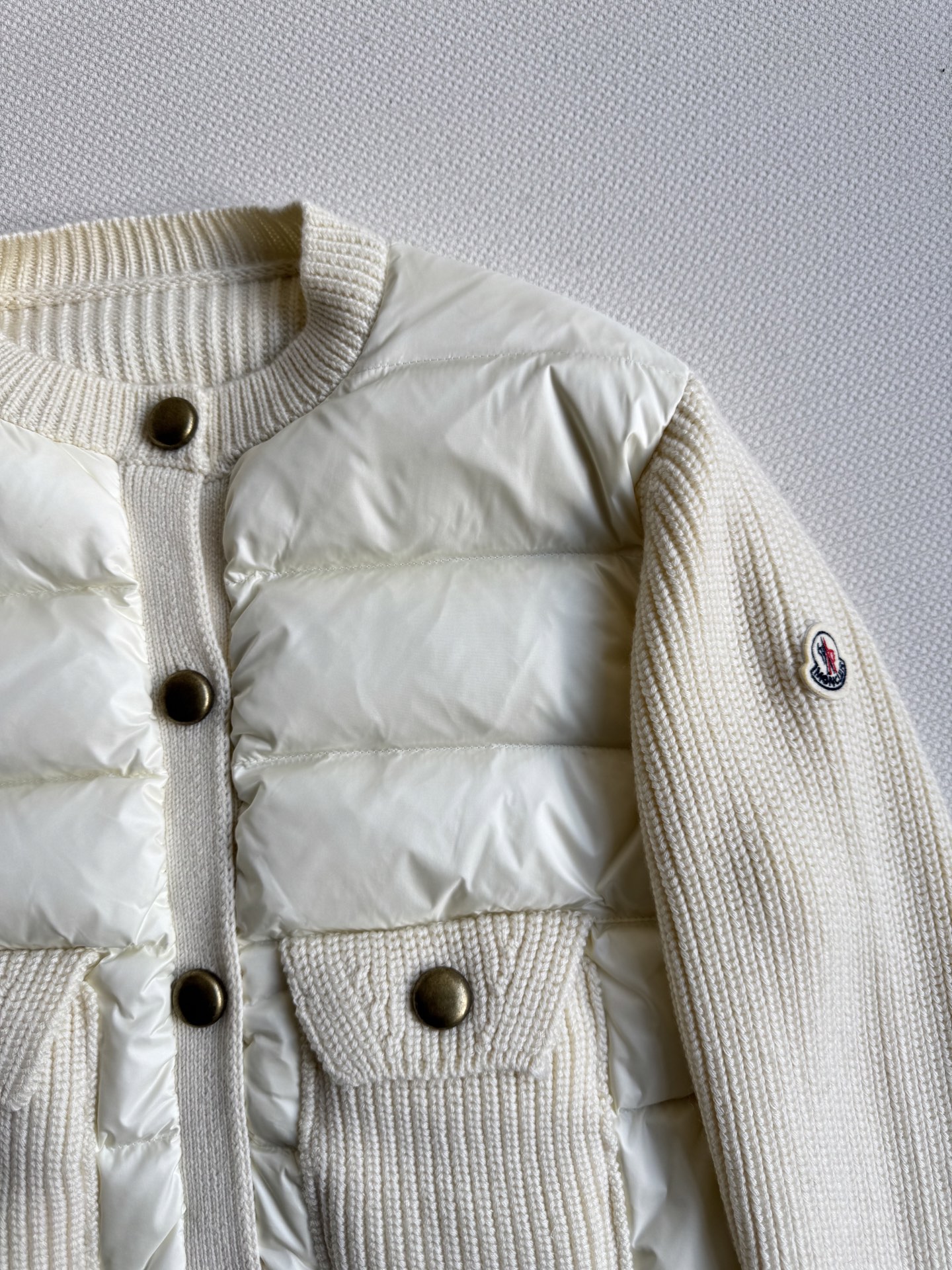 Moncle*🆕新款25秋冬新款羽绒针织拼接夹克，两侧袖子 后背针织设计，羽绒填充 实穿性同时增加了针织