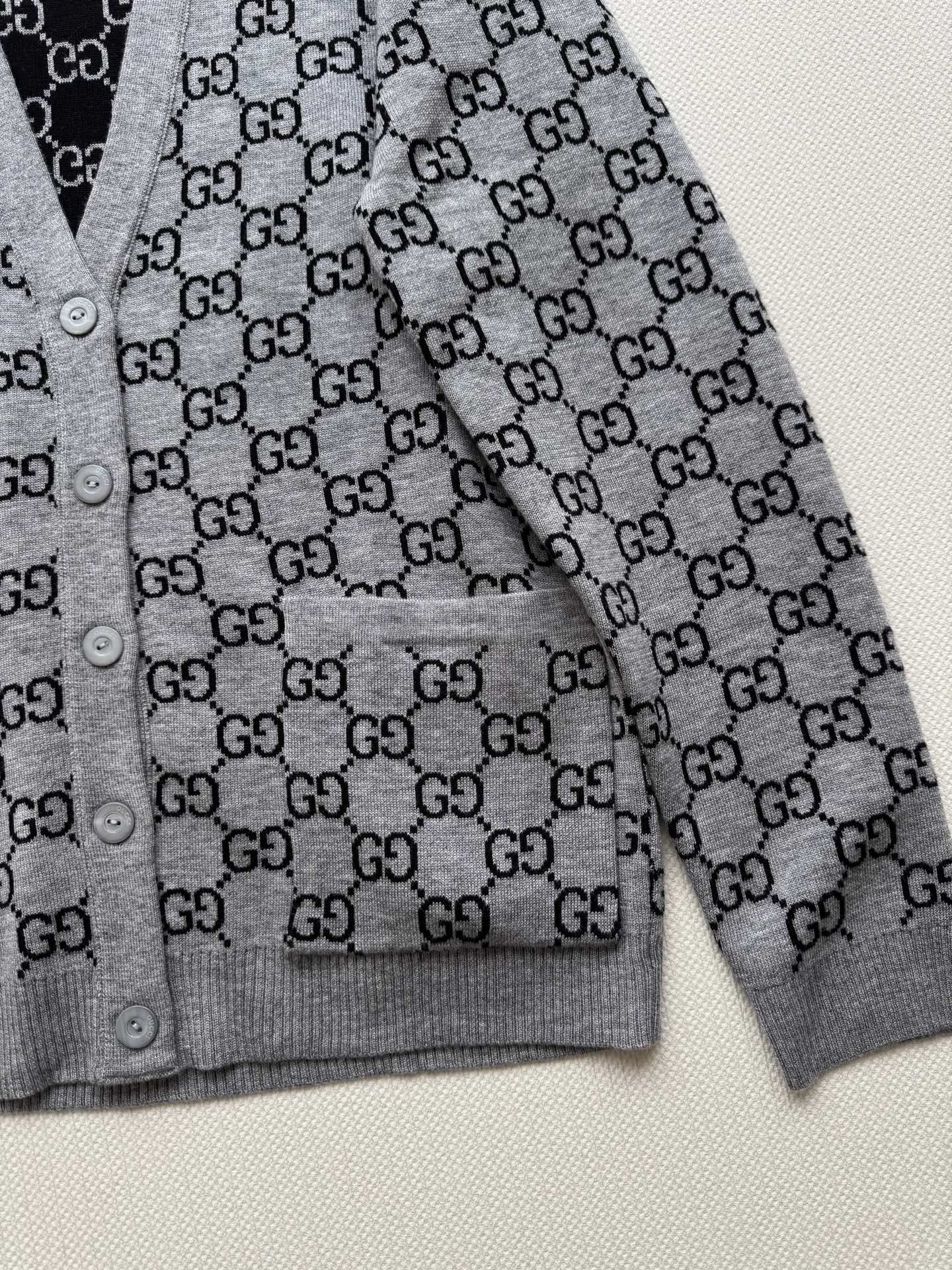 Gucc*🆕新款，双面可穿羊毛开衫ＳＭＬ.