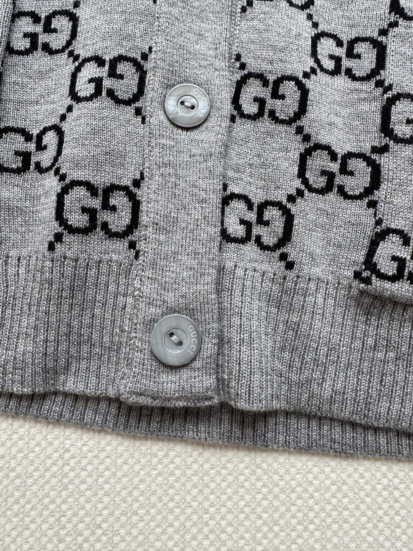 Gucc*🆕新款，双面可穿羊毛开衫ＳＭＬ.