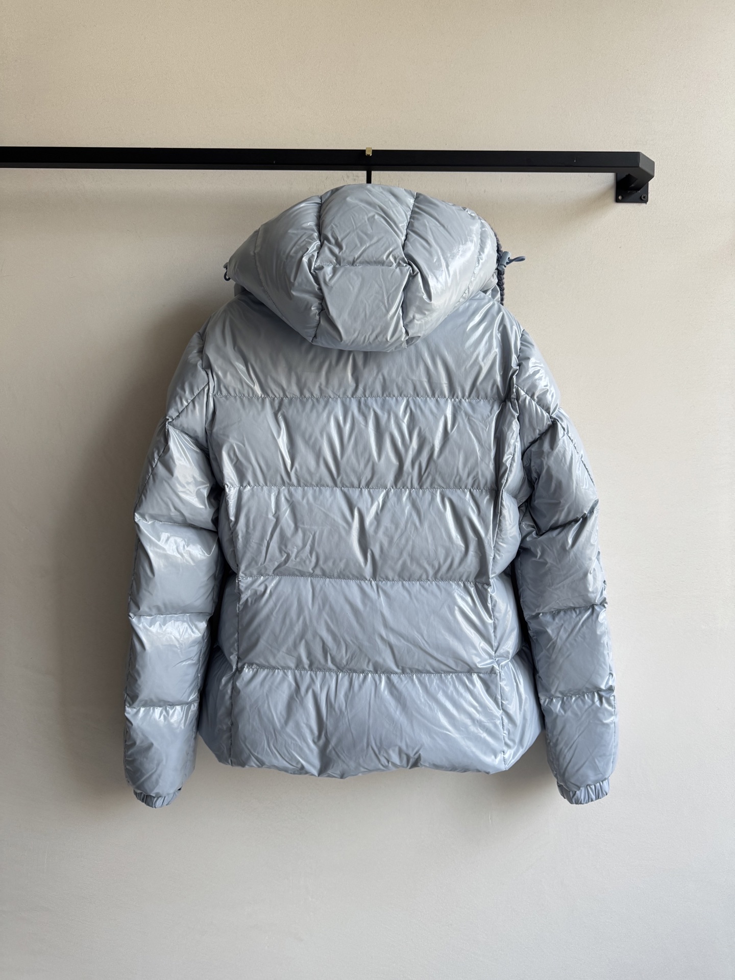 Moncle*🆕新款上新💐💐25秋冬新款，收腰显瘦羽绒服，小蛮腰款～羊毛编织元素，定制YB白鹅绒填充内里