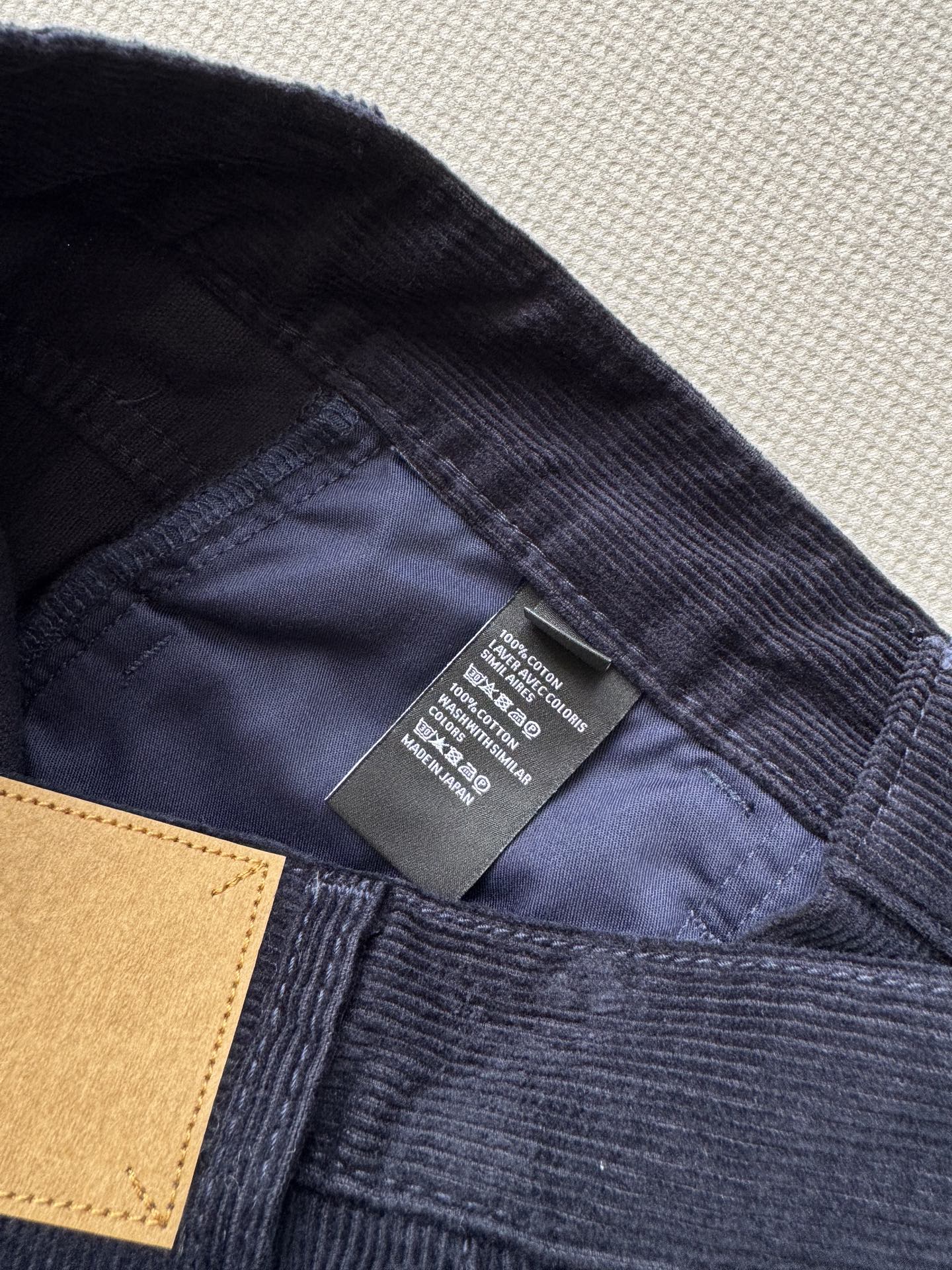 Celin*🆕新款，灯芯绒复古休闲裤👖直筒版型好显瘦ＳＭＬ.