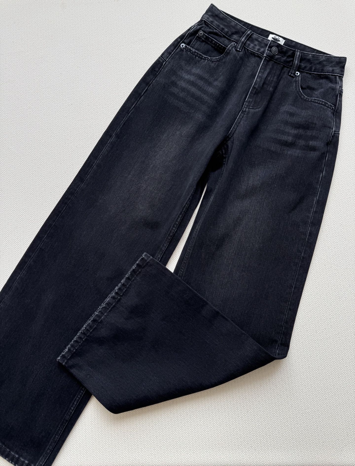 Dio*🆕新款，休闲牛仔裤👖直筒版型好显瘦ＳＭＬ.