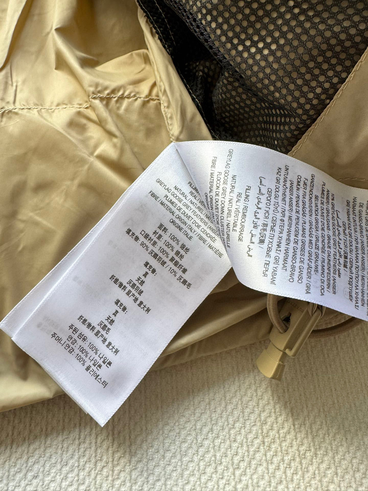 Burberr*🆕25FW新款可拆卸袖格纹连帽羽绒服✨经典重现 格纹元素诉说着英伦优雅，连帽设计增添俏皮