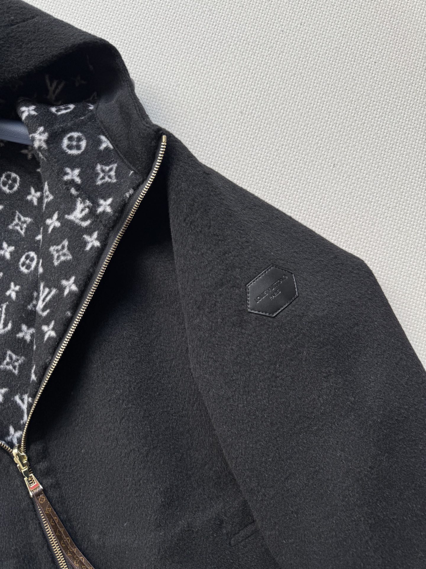 Louis Vuitton Reversible Wool-Cashmere Blend Coat with Jacquard Monogram Lining 7 i1760779980403 7605 0 5
