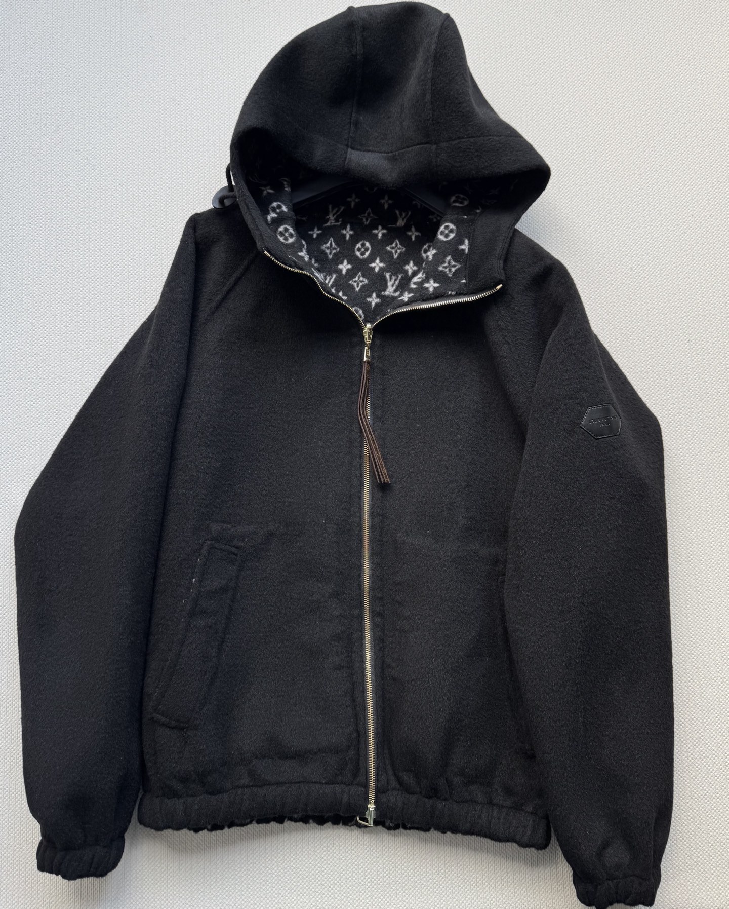 Louis Vuitton Reversible Wool-Cashmere Blend Coat with Jacquard Monogram Lining 6 i1760779982008 3869 0 4