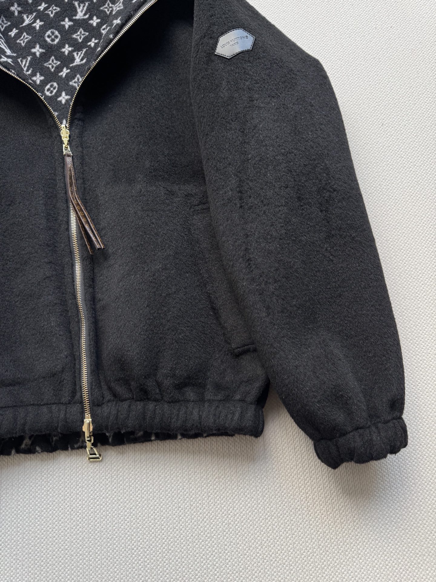 Louis Vuitton Reversible Wool-Cashmere Blend Coat with Jacquard Monogram Lining 8 i1760779982232 8096 0 6