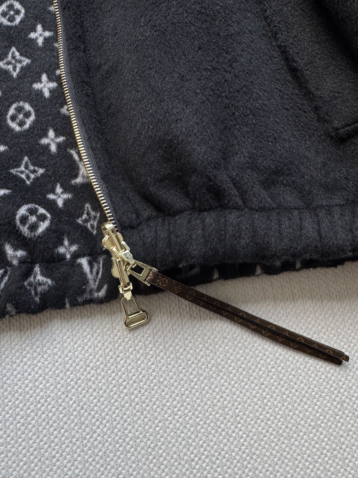 Louis Vuitton Reversible Wool-Cashmere Blend Coat with Jacquard Monogram Lining 9 i1760779986350 3719 0 8