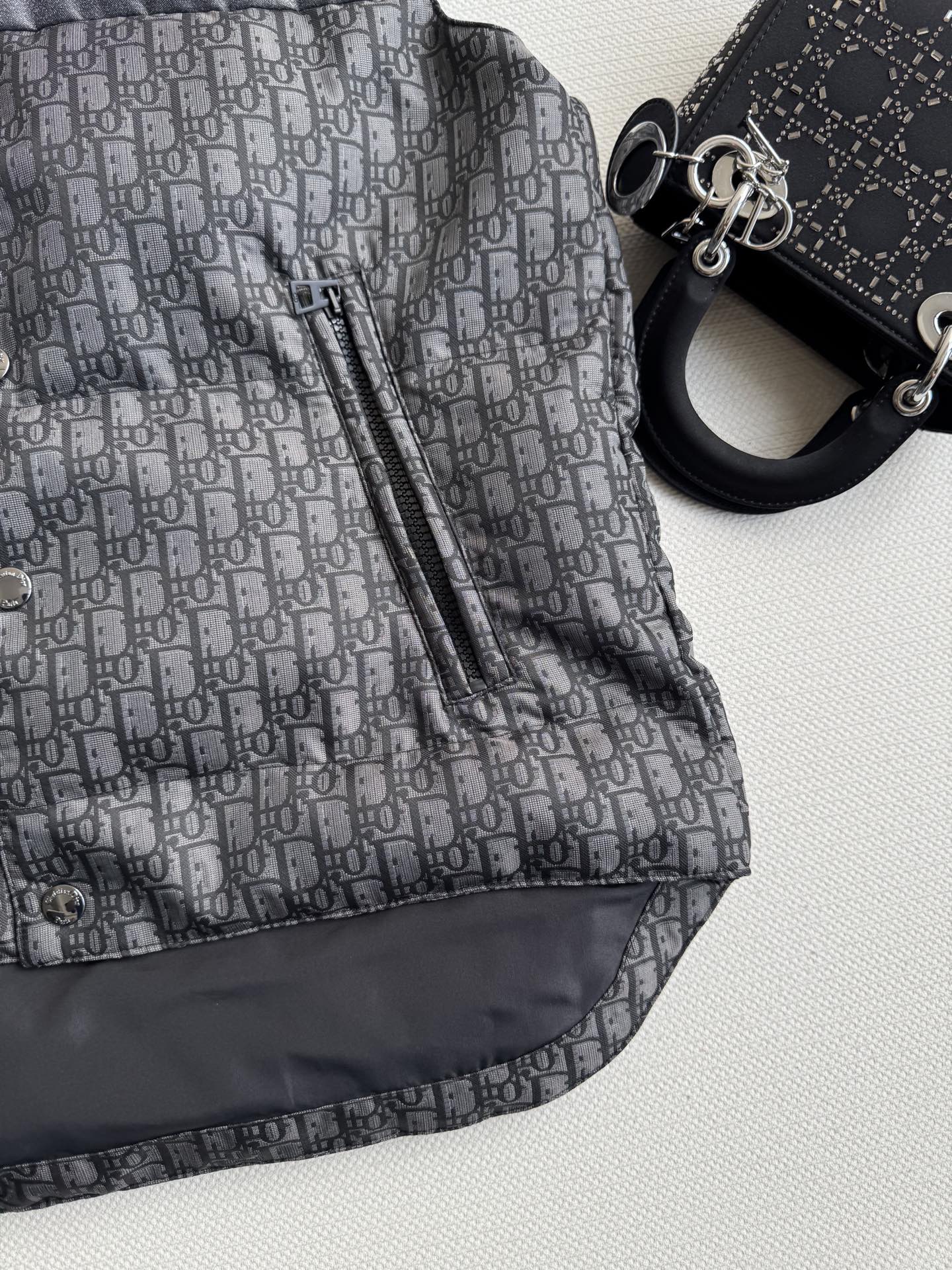 Dio*🆕25秋冬新款 爆款羽绒面包服马甲，定制高密度科技塔夫绸提花面料！经典立领H版型帅气又拉风 ！9