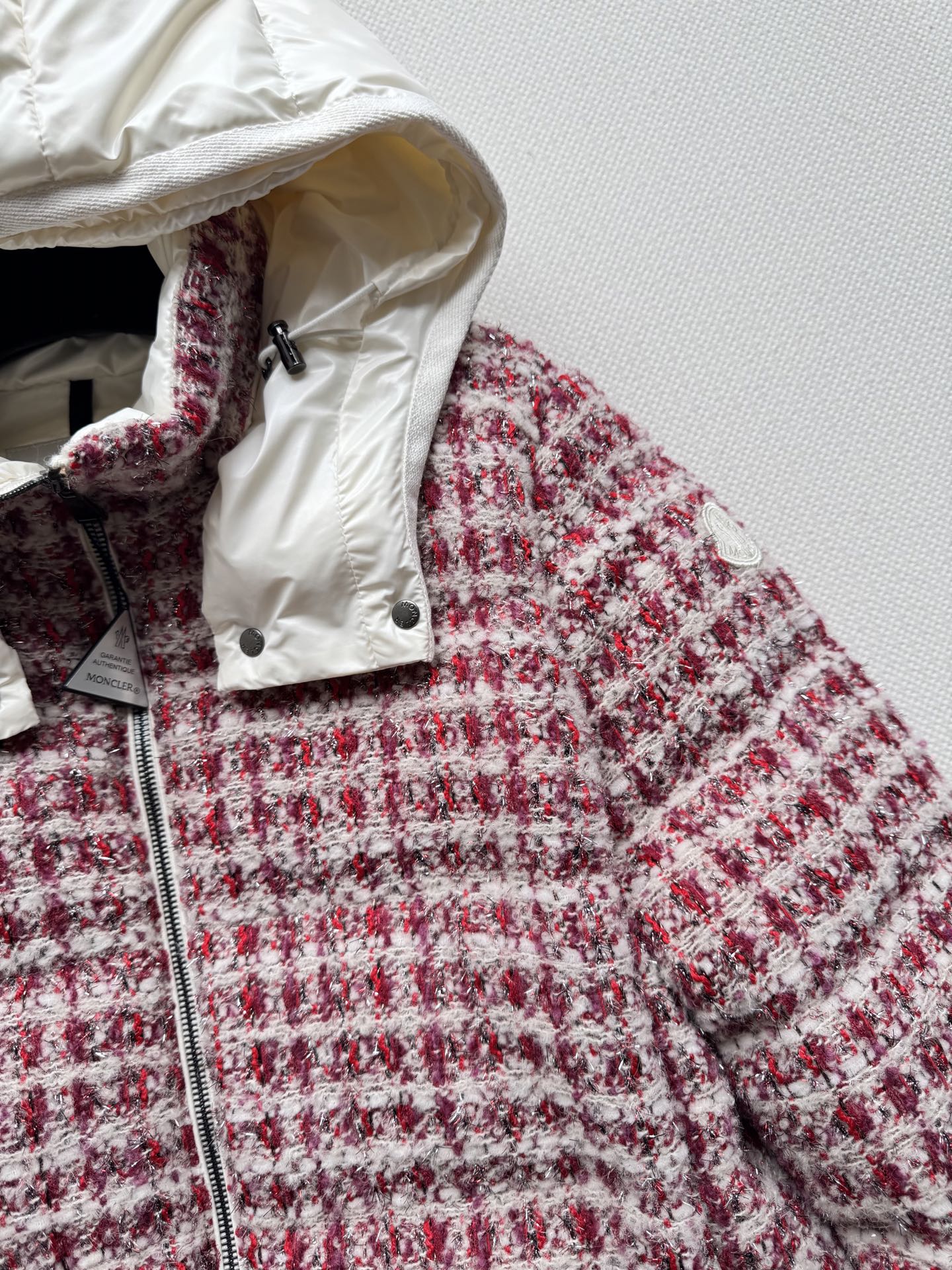 Moncle*🆕新款羽绒服外套，帽子🉑️拆卸，外部是小香风格羊毛针织面料，内胆鹅绒面料😍好特别的设计👏两