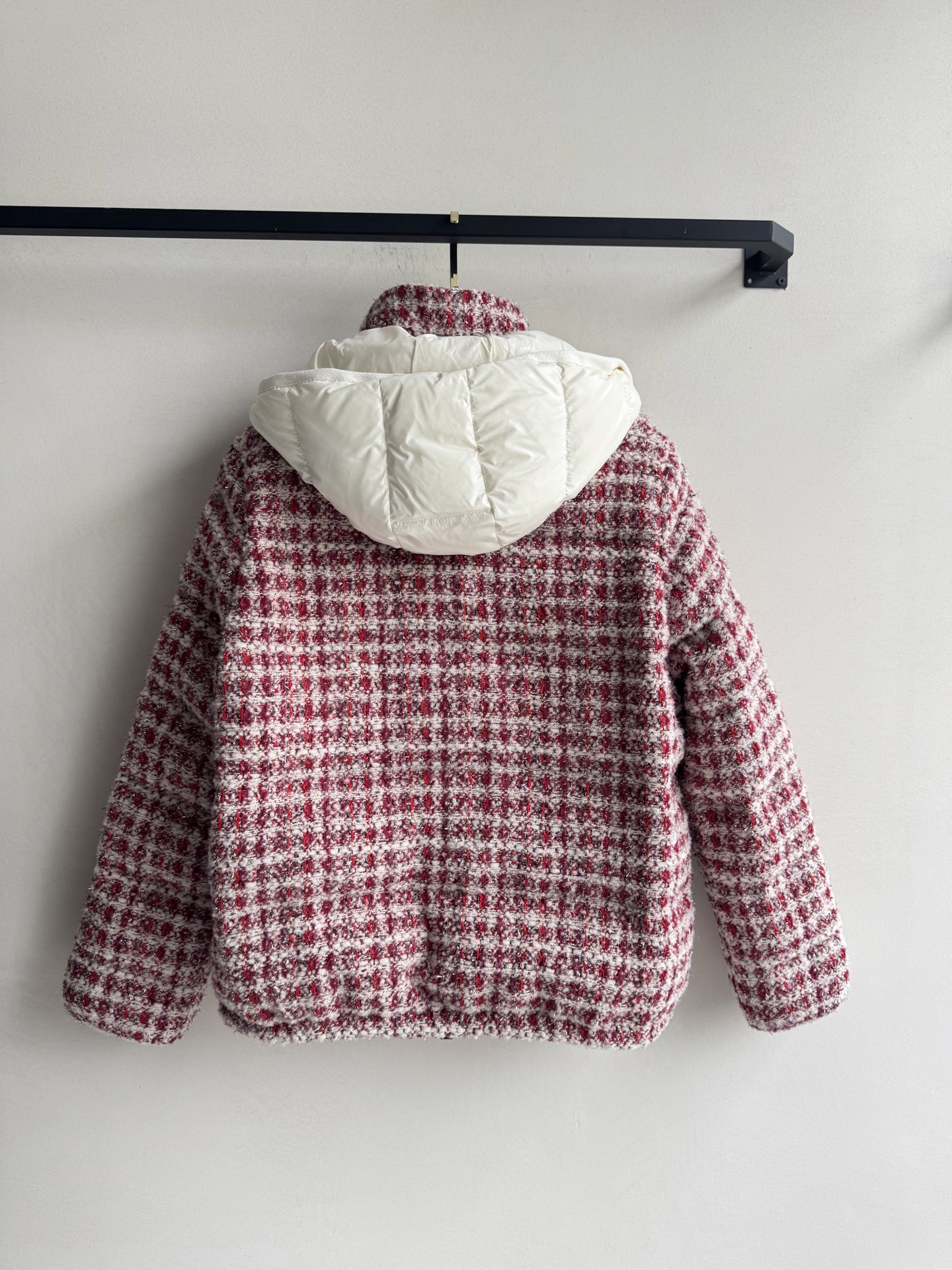 Moncle*🆕新款羽绒服外套，帽子🉑️拆卸，外部是小香风格羊毛针织面料，内胆鹅绒面料😍好特别的设计👏两