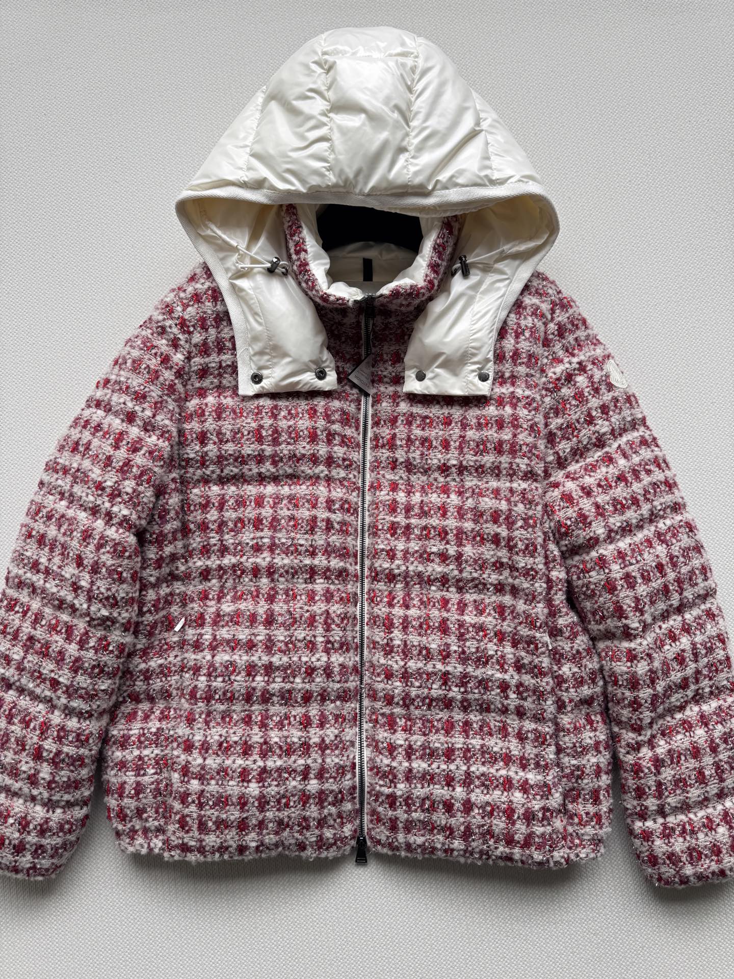 Moncle*🆕新款羽绒服外套，帽子🉑️拆卸，外部是小香风格羊毛针织面料，内胆鹅绒面料😍好特别的设计👏两