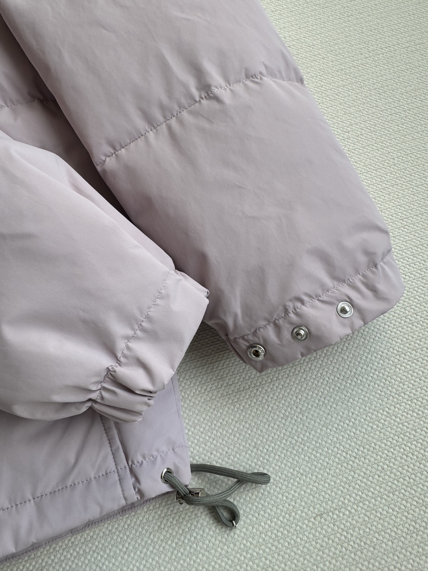 Prad* 25Fw秋冬新款 连帽羽绒服丨⚠独家yb开发！高版出品！采用品牌标志性的 Re-Nylon 