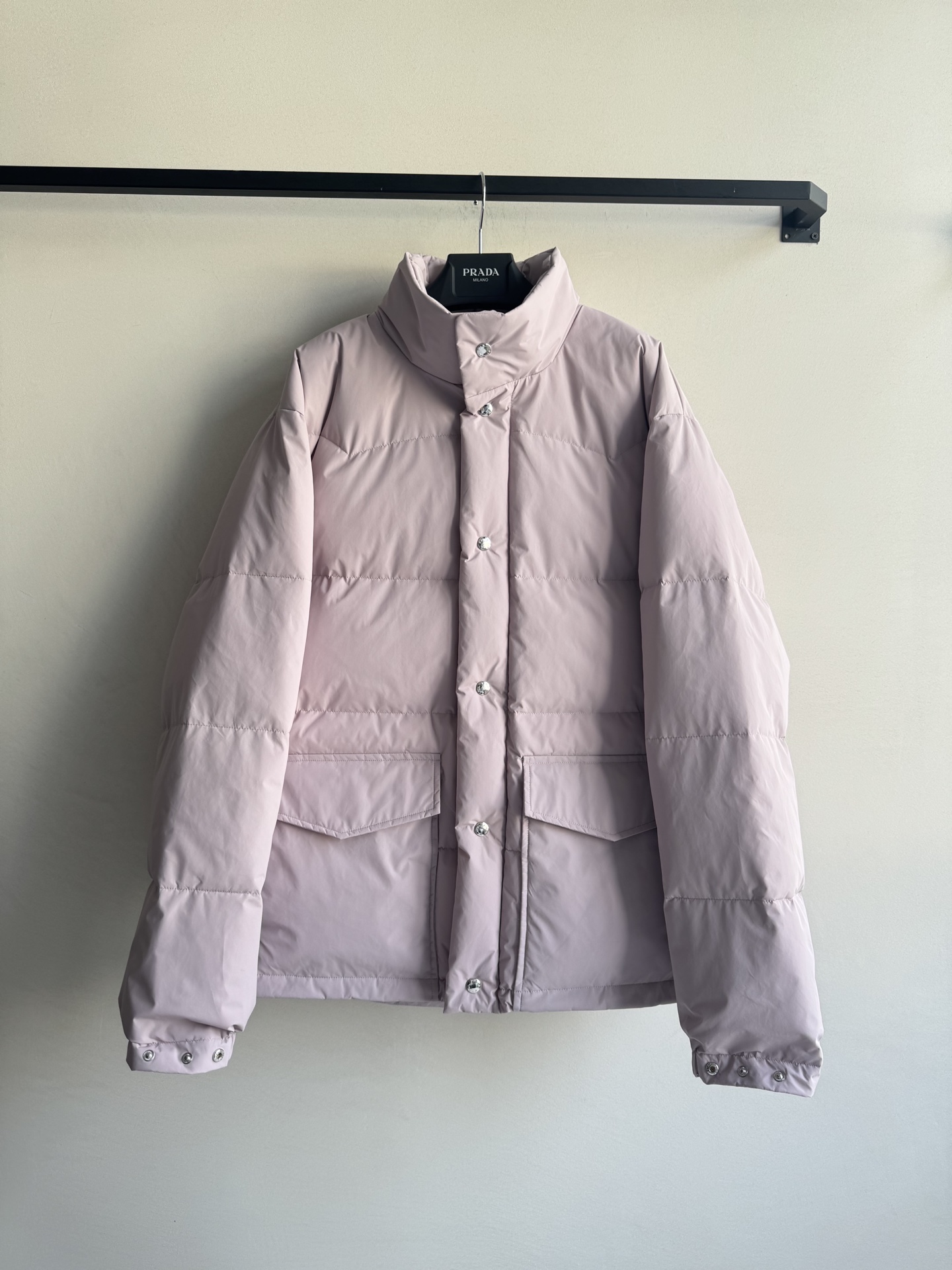 Prad* 25Fw秋冬新款 连帽羽绒服丨⚠独家yb开发！高版出品！采用品牌标志性的 Re-Nylon 