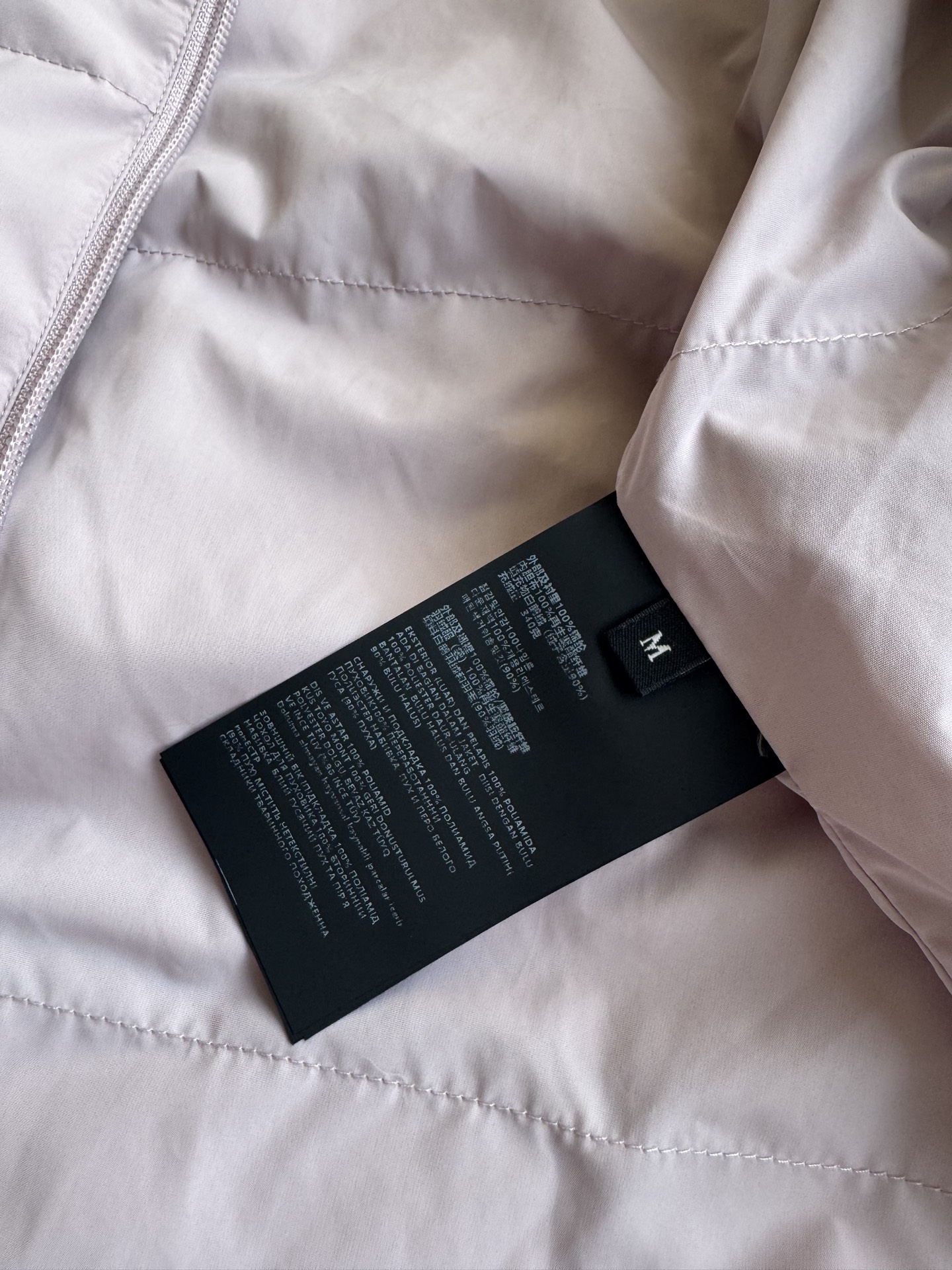 Prad* 25Fw秋冬新款 连帽羽绒服丨⚠独家yb开发！高版出品！采用品牌标志性的 Re-Nylon 