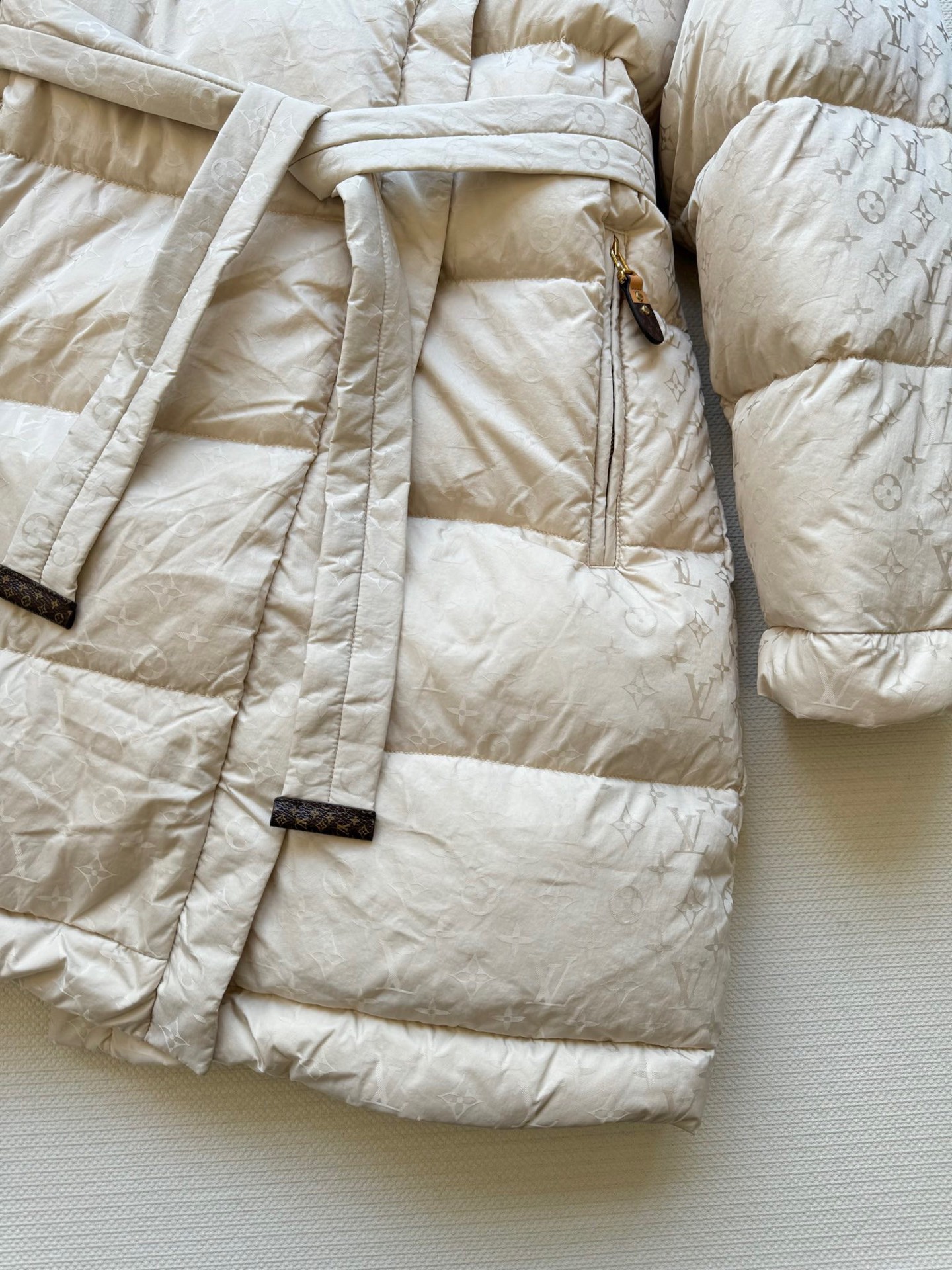 Louis Vuitto*🆕提花长款羽绒服 很保暖的一款羽绒服低调又高级经典造型 一整件定位印花Mono