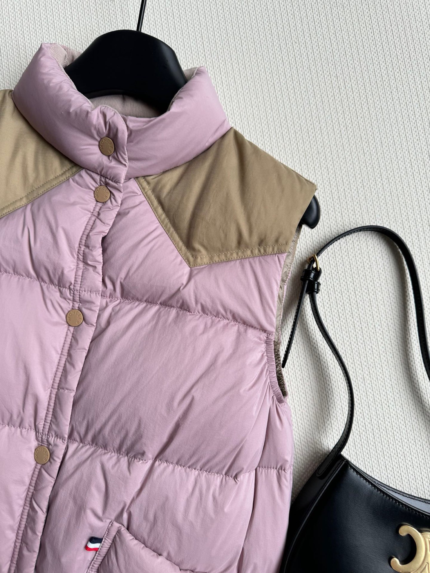 Moncler Color Block Padded Vest with Embroidered Logo - Casual & Warm 7 i1761543597132 684 0 5