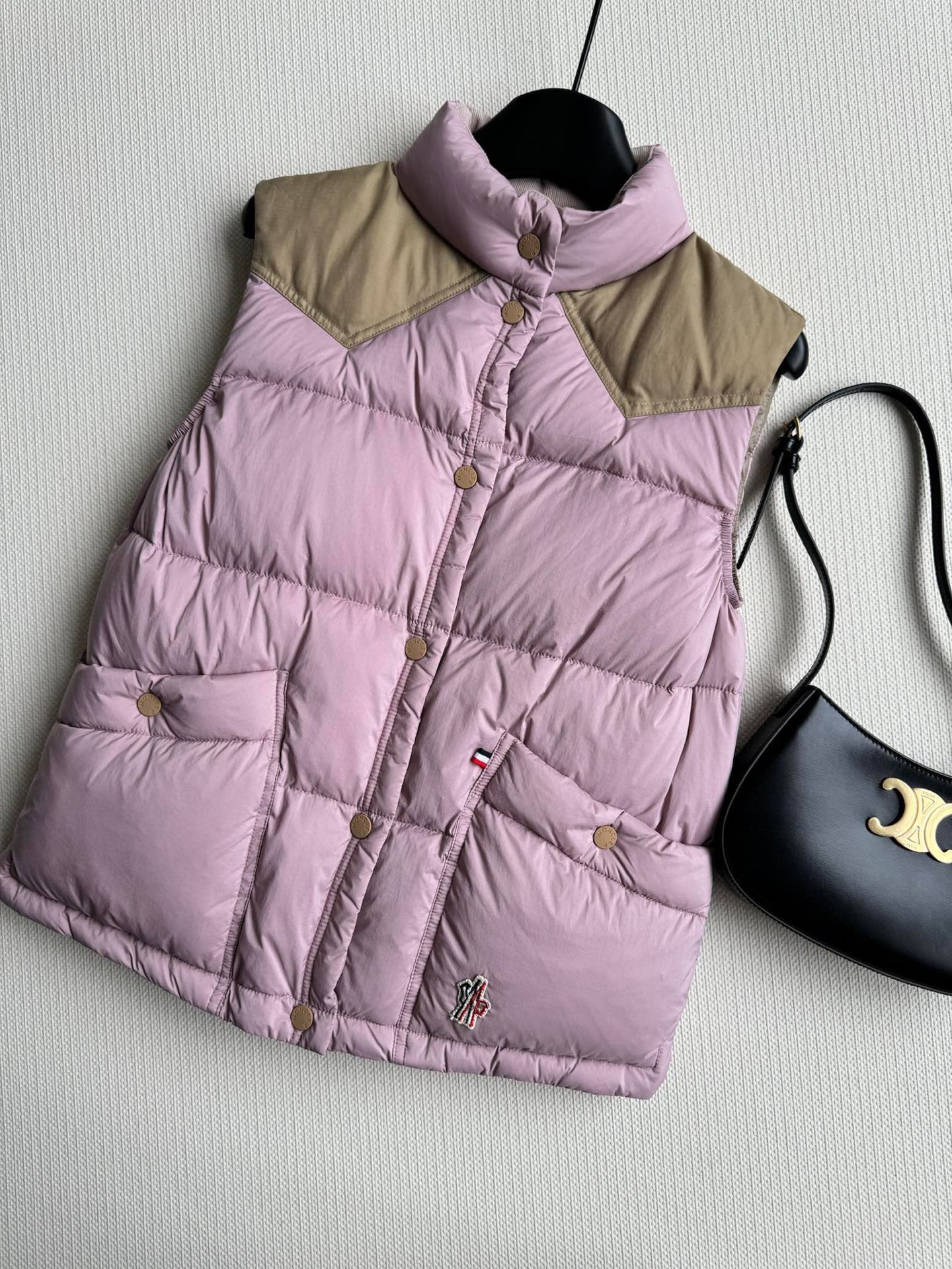 Moncler Color Block Padded Vest with Embroidered Logo - Casual & Warm 4 i1761543597147 2040 0 2