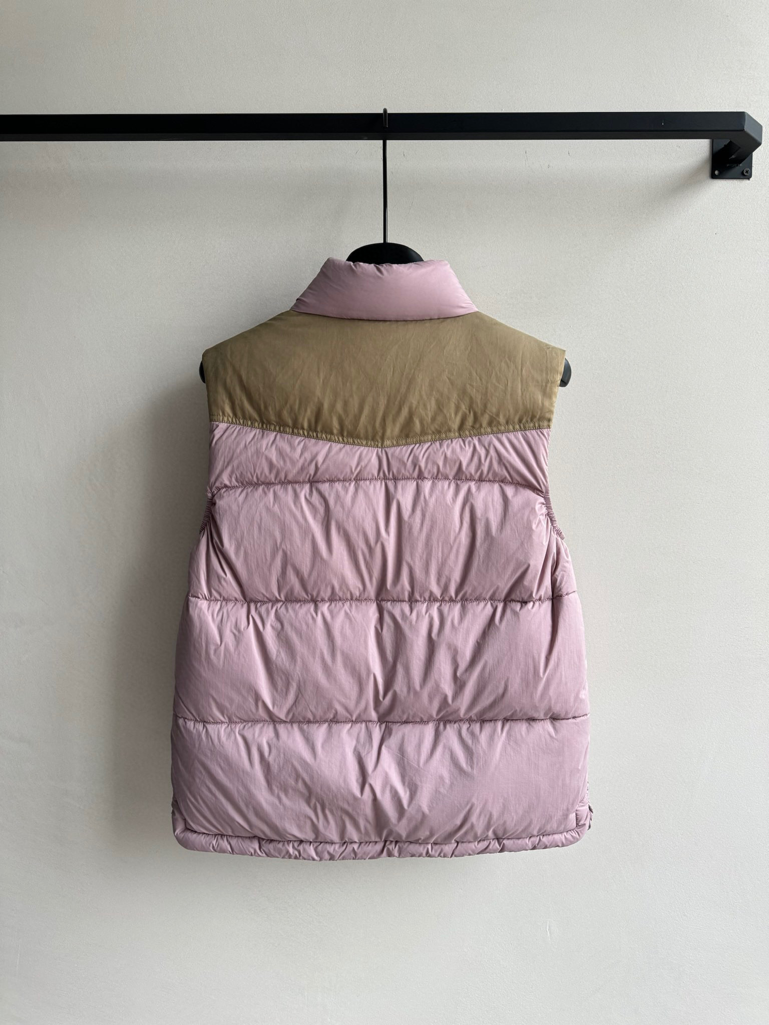 Moncler Color Block Padded Vest with Embroidered Logo - Casual & Warm 3 i1761543598214 8039 0 1