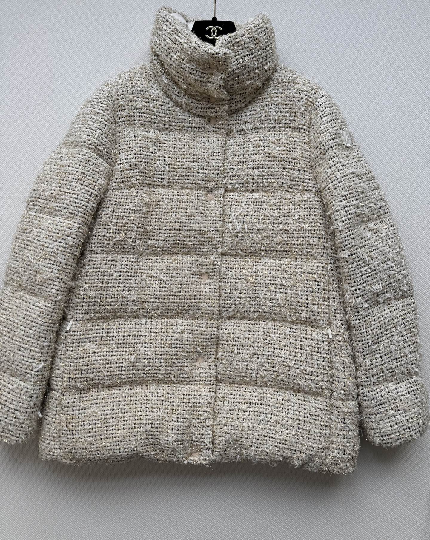 Moncle*🆕新款羽绒外套，小香风外层，一整个千金香奶奶可以盖住pp的短款！配上长丁靴就是大长腿了内胆