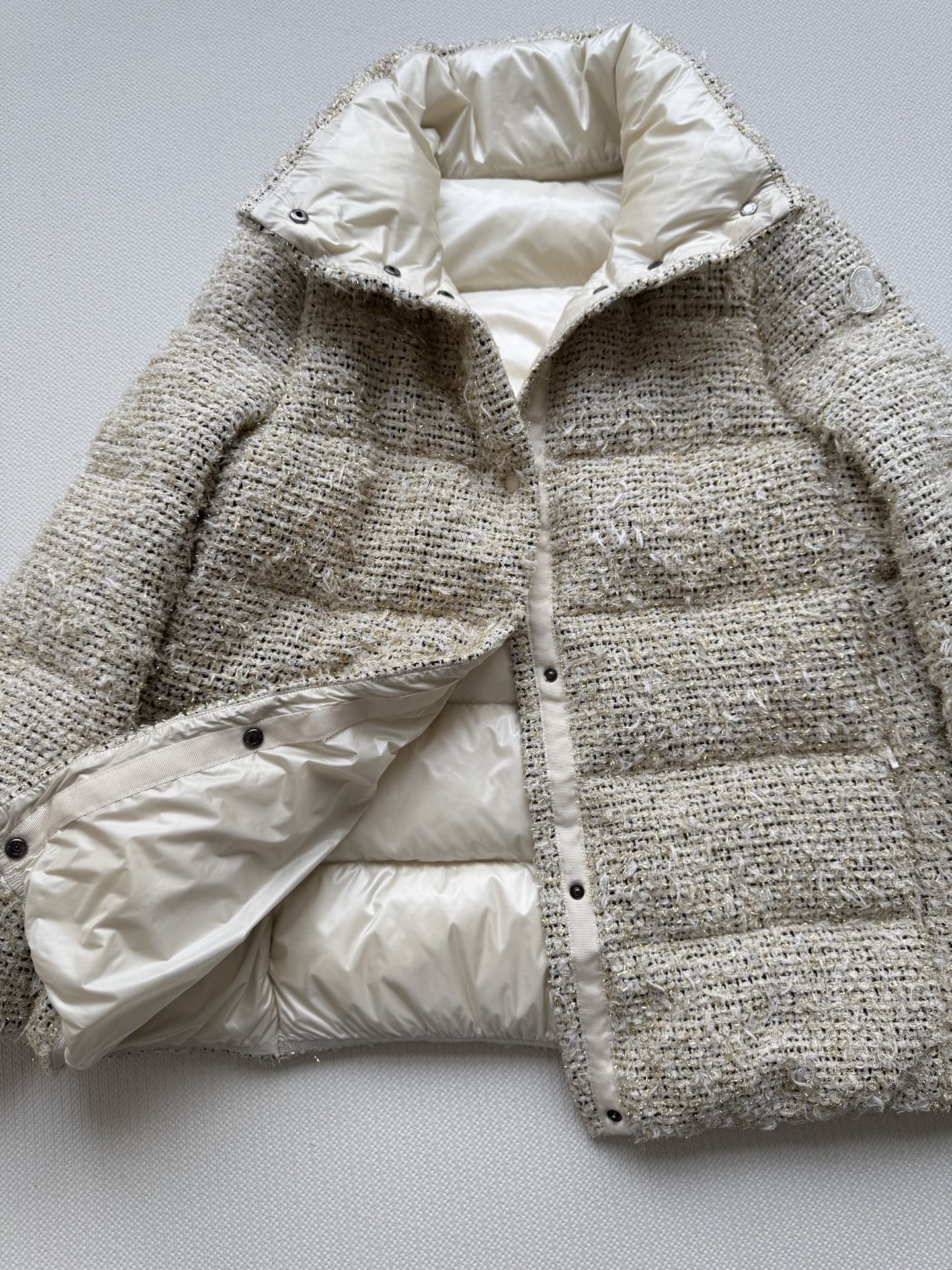 Moncle*🆕新款羽绒外套，小香风外层，一整个千金香奶奶可以盖住pp的短款！配上长丁靴就是大长腿了内胆