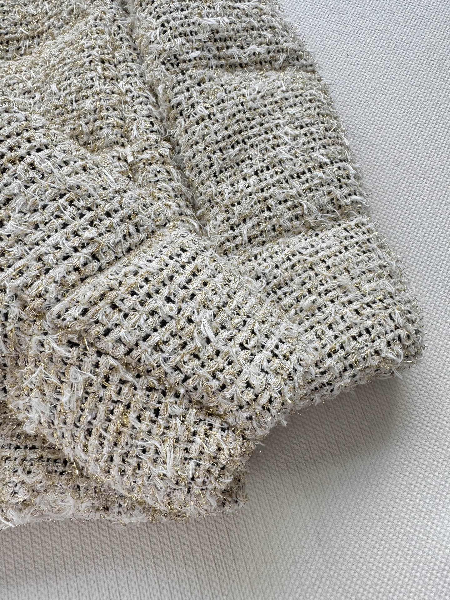 Moncle*🆕新款羽绒外套，小香风外层，一整个千金香奶奶可以盖住pp的短款！配上长丁靴就是大长腿了内胆