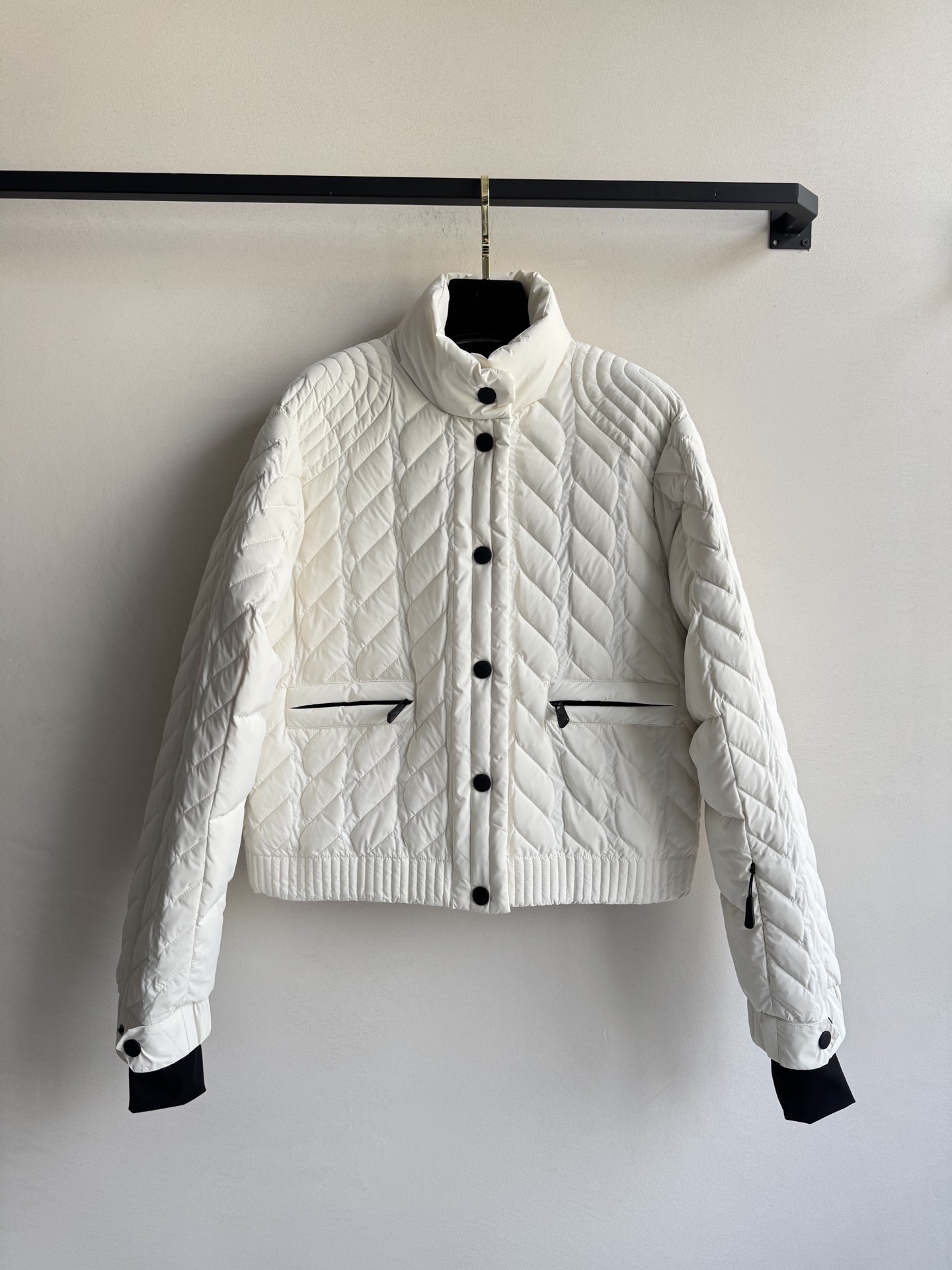 Moncle* 🆕立领羽绒服外套定制YB进口防风防水尼龙材质，其工艺还原，升级材质，提升秋冬御寒功能，整