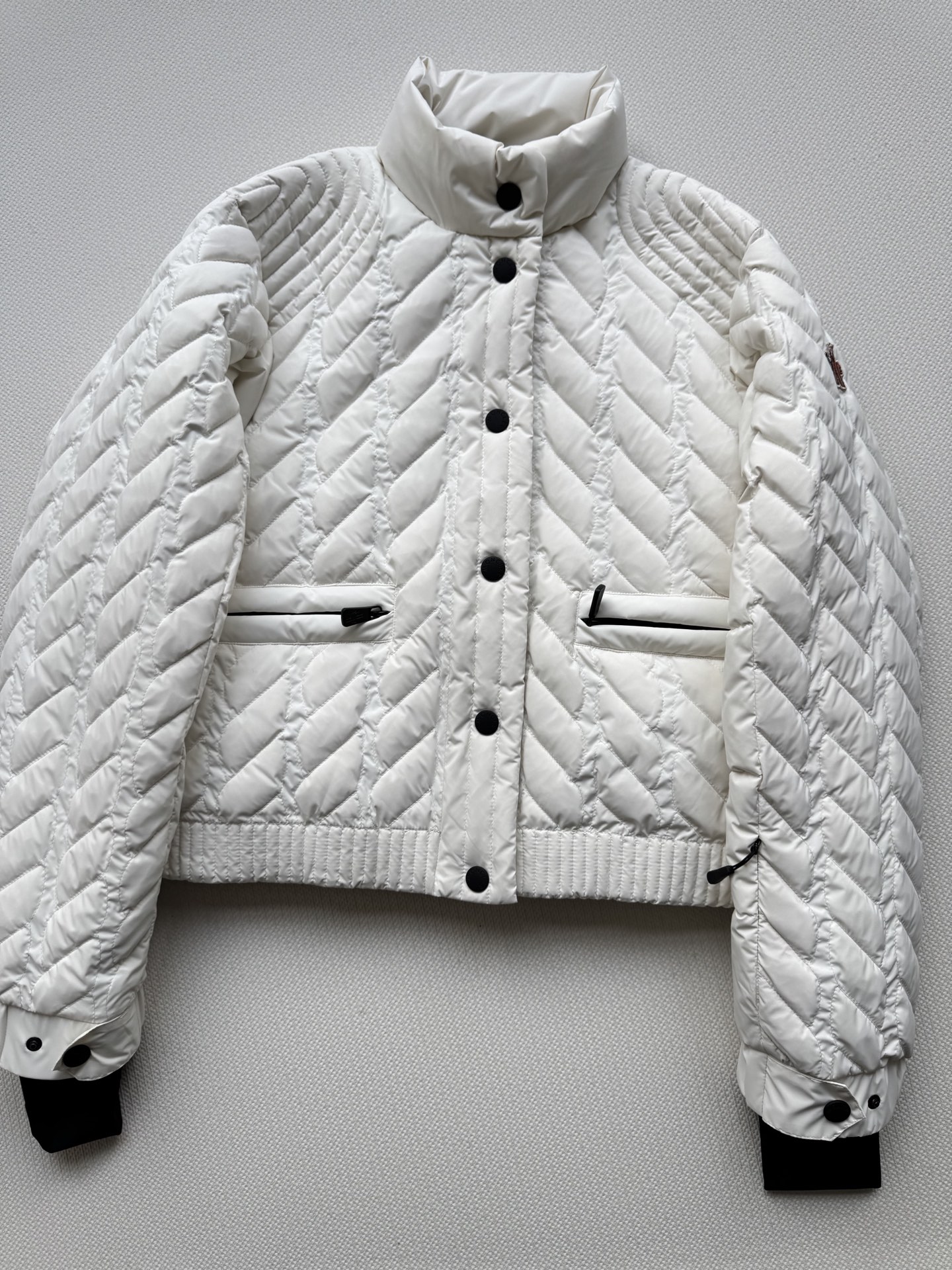 Moncle* 🆕立领羽绒服外套定制YB进口防风防水尼龙材质，其工艺还原，升级材质，提升秋冬御寒功能，整