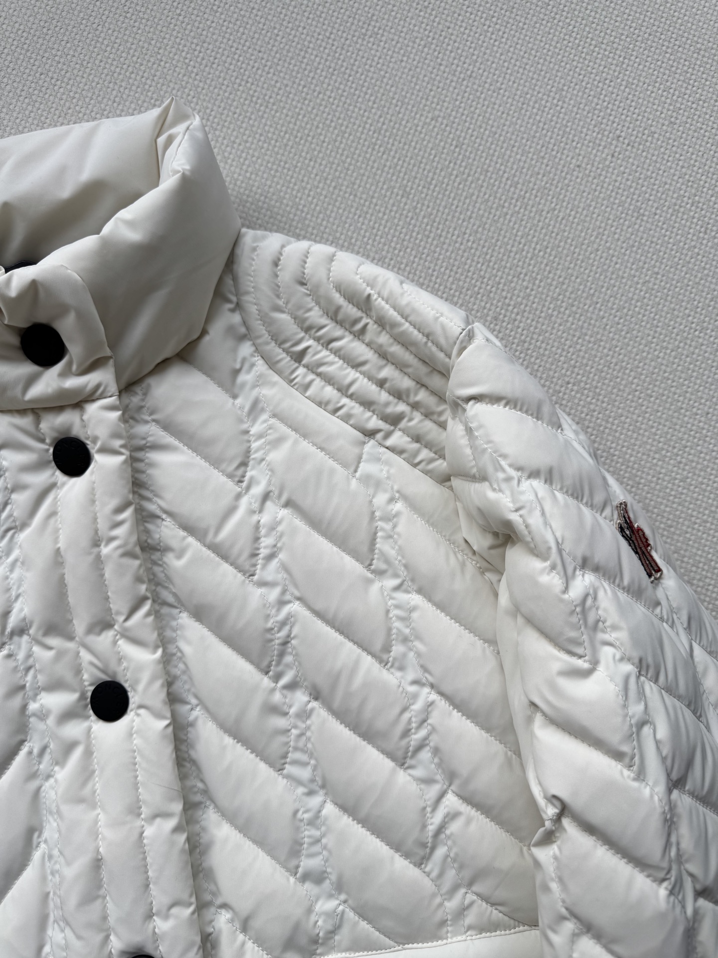 Moncle* 🆕立领羽绒服外套定制YB进口防风防水尼龙材质，其工艺还原，升级材质，提升秋冬御寒功能，整