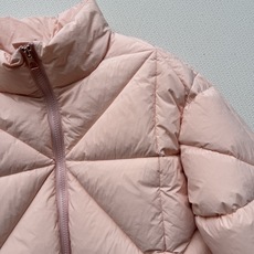Moncle*🆕新款羽绒服,百搭而不会过时,款型简约而不简单,对于各种年龄段都能接受。立体修身裁剪,版型 Moncle*🆕新款羽绒服,百搭而不会过时,款型简约而不简单,对于各种年龄段都能接受。立体修身裁剪,版型