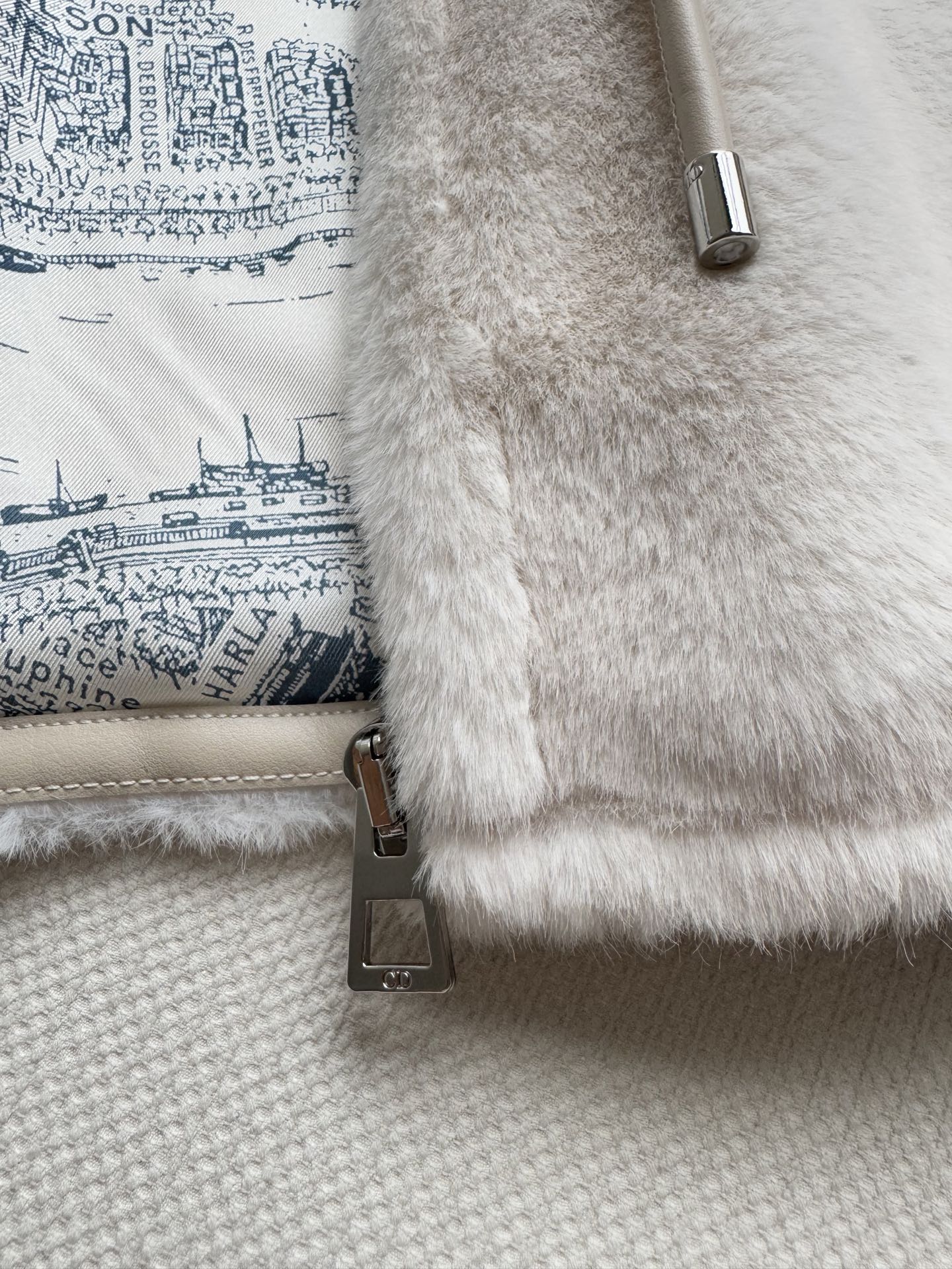 Dior Mink Fur Coat with Leather Drawstring Hooded Jacket - Luxurious & Cozy 8 i1762320579974 2610 0 4