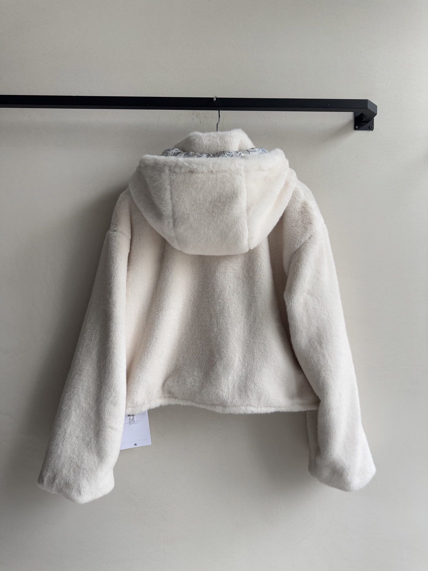 Dior Mink Fur Coat with Leather Drawstring Hooded Jacket - Luxurious & Cozy 3 i1762320609466 4051 0 1