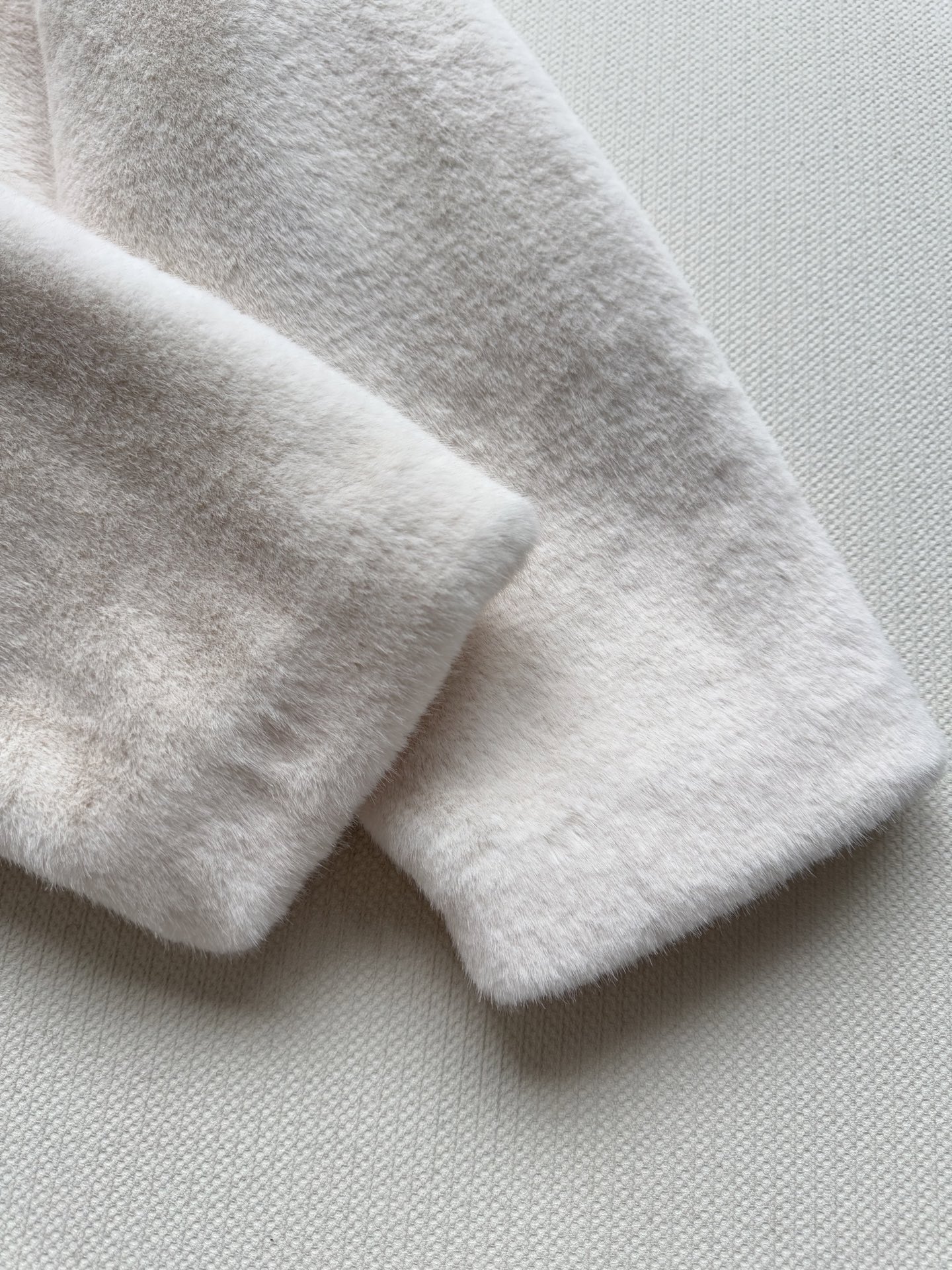 Dior Mink Fur Coat with Leather Drawstring Hooded Jacket - Luxurious & Cozy 9 i1762320609590 3034 0 8