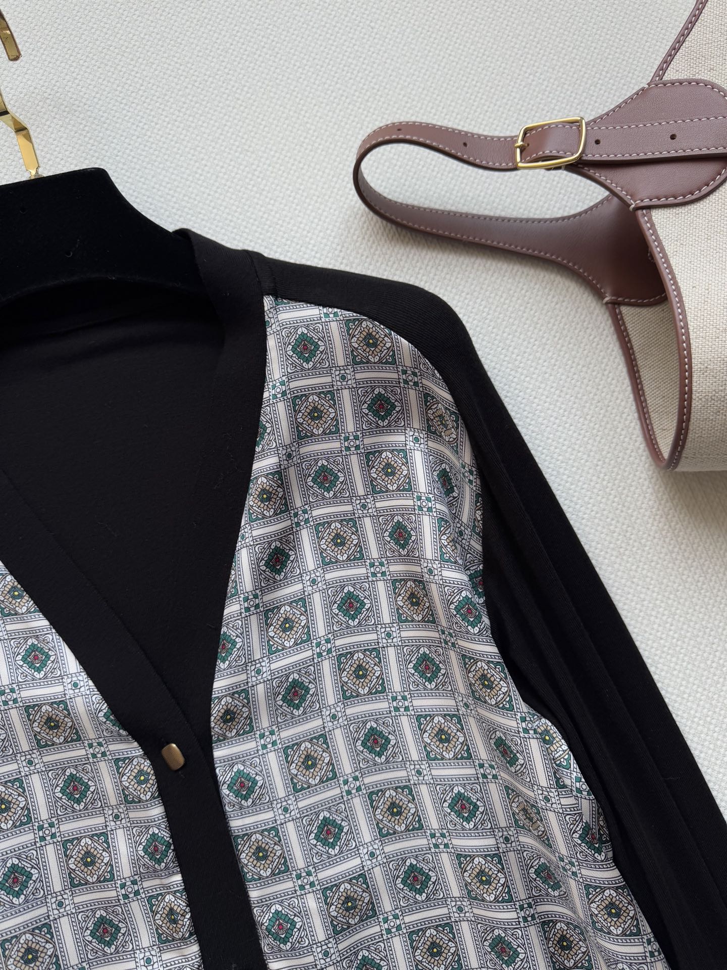 LoroPiana🆕新款开衫，前侧真丝面料➕后侧羊毛针织ＳＭＬ.
