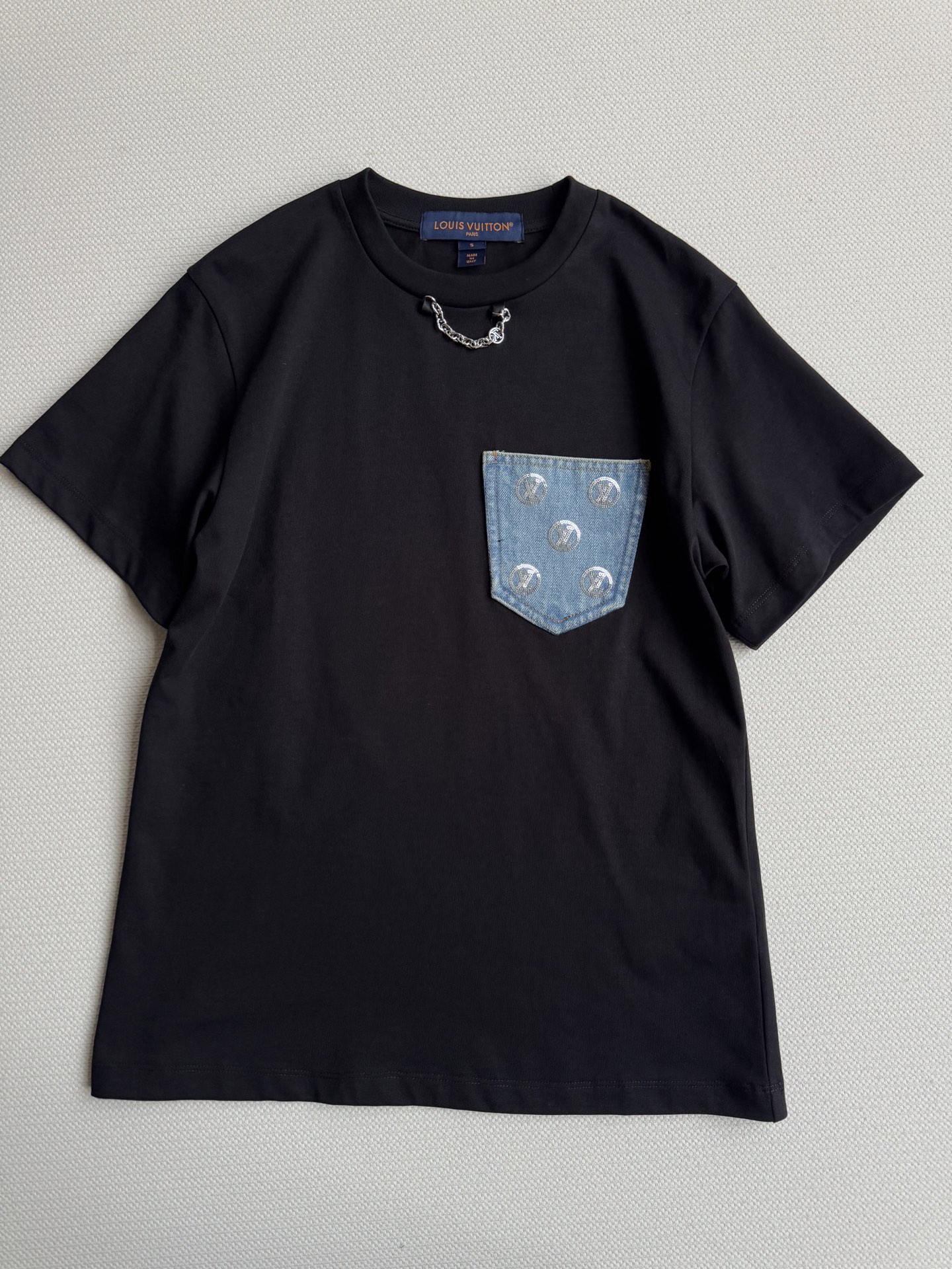 LouisVuitto*🆕ski系列，钟楚曦同款穿搭素人也可以驾驭😍整个金币系列都好看哦ＳＭＬ.