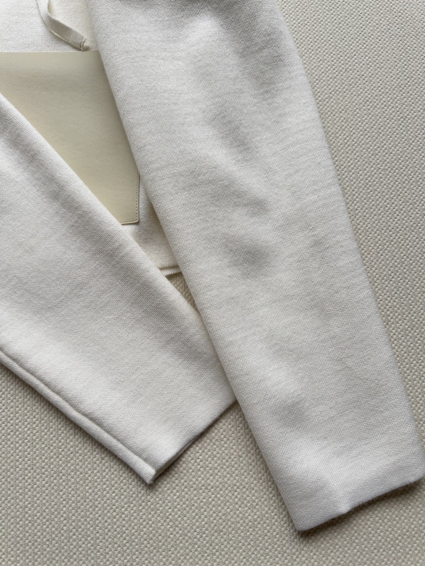 Loew*🆕新款拉链开衫，羊毛面料拼接真皮口袋ＳＭＬ.