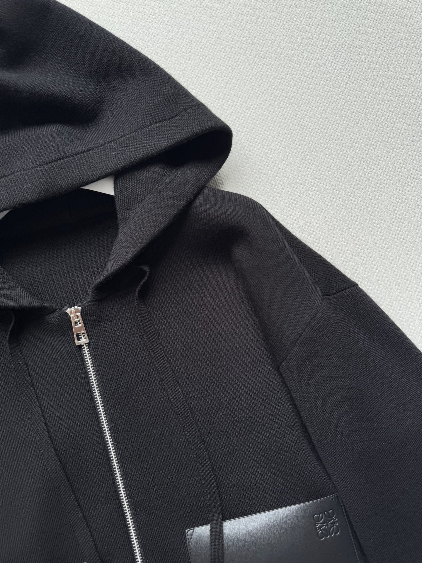 Loew*🆕新款拉链开衫，羊毛面料拼接真皮口袋ＳＭＬ.