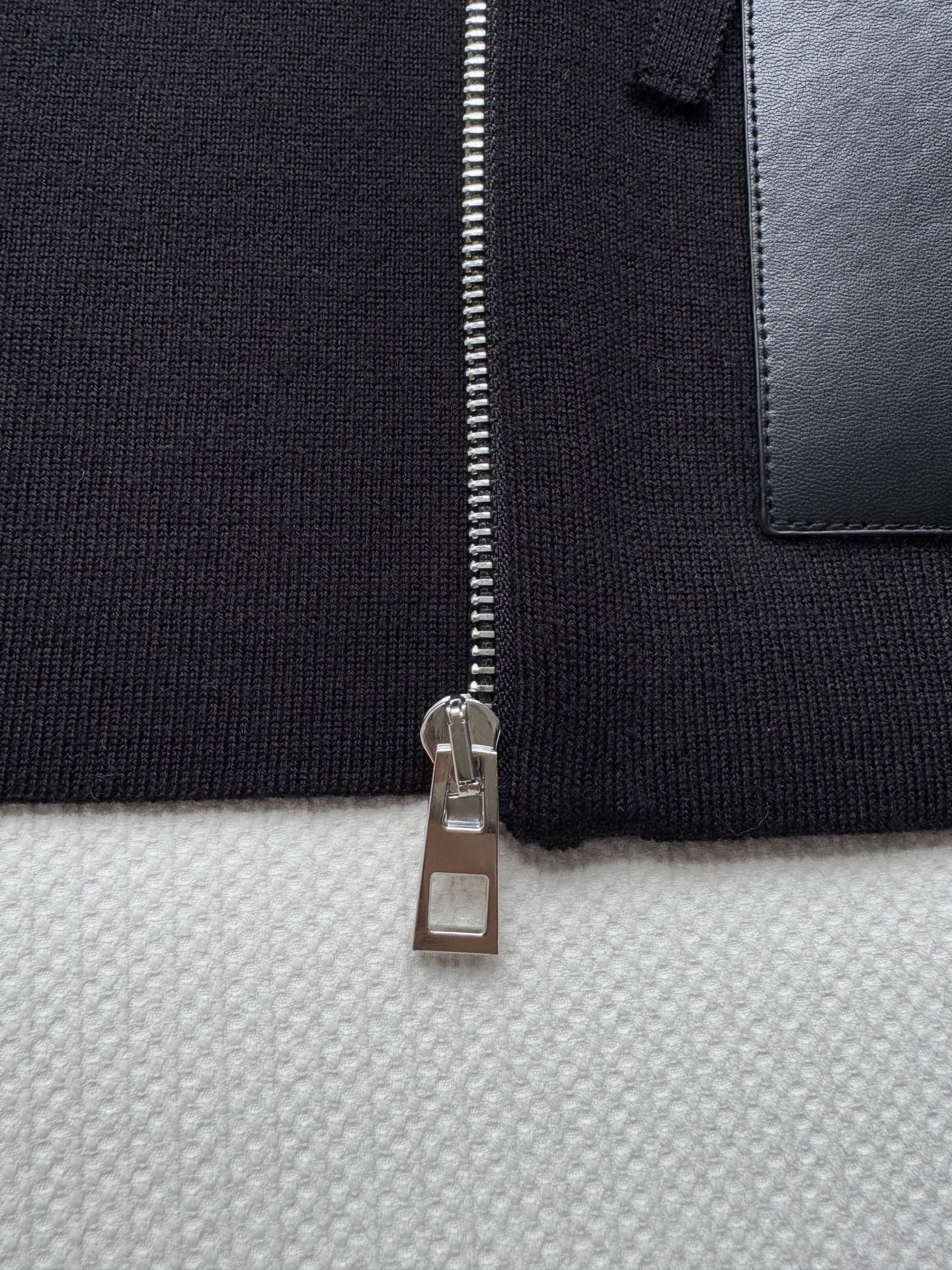 Loew*🆕新款拉链开衫，羊毛面料拼接真皮口袋ＳＭＬ.