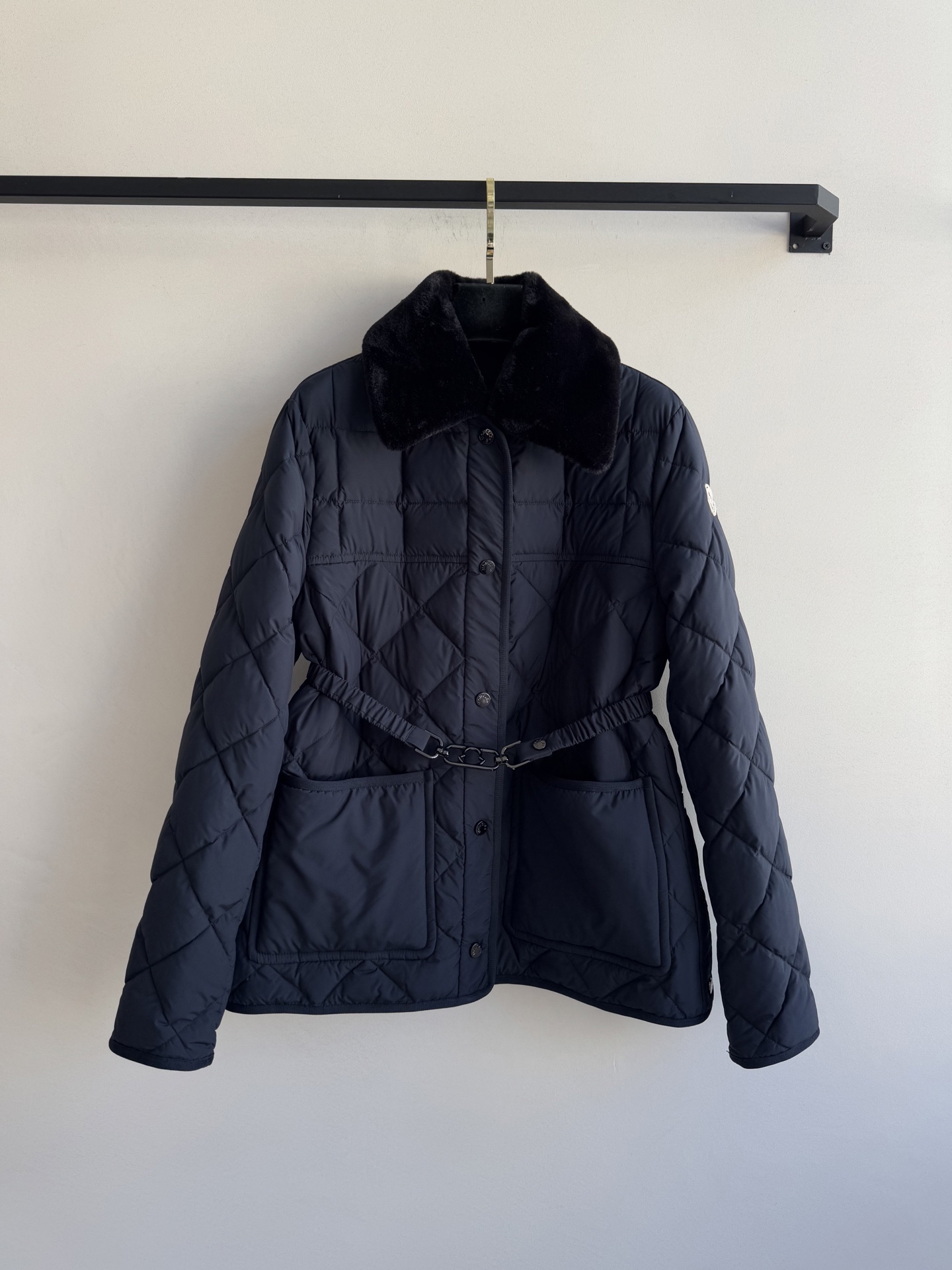Moncle*🆕新款羽绒服，白鹅绒填充，腰带显瘦修身2⃣️色ＳＭＬ.