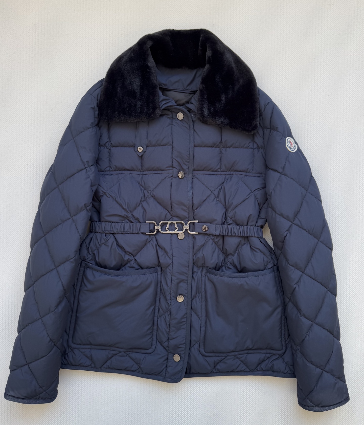 Moncle*🆕新款羽绒服，白鹅绒填充，腰带显瘦修身2⃣️色ＳＭＬ.