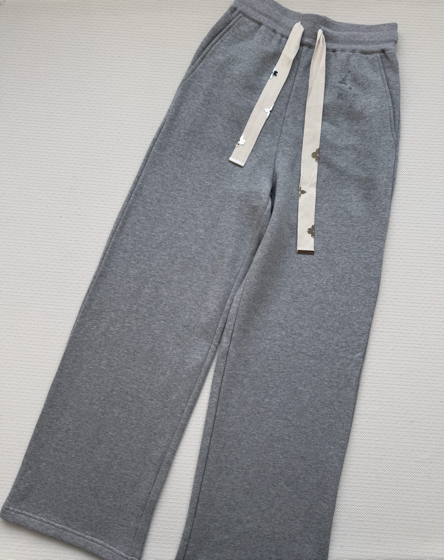 Louis Vuitto*🆕2025新品上架连裤子！定制YB进口原生全棉材质光泽舒适垂顺饰以胸前标志性字