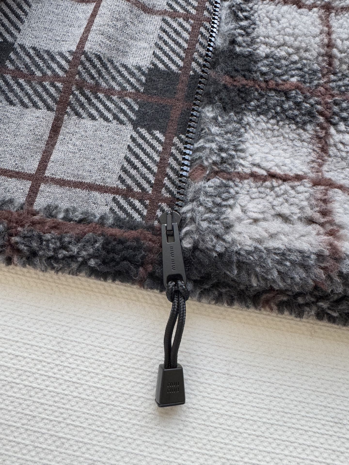 MiuMi* 25Fw秋冬新款 学院风摇粒绒格纹外套丨⚠真羊羔毛绒原版开发！高版出品！高密度羊毛粒绒面料