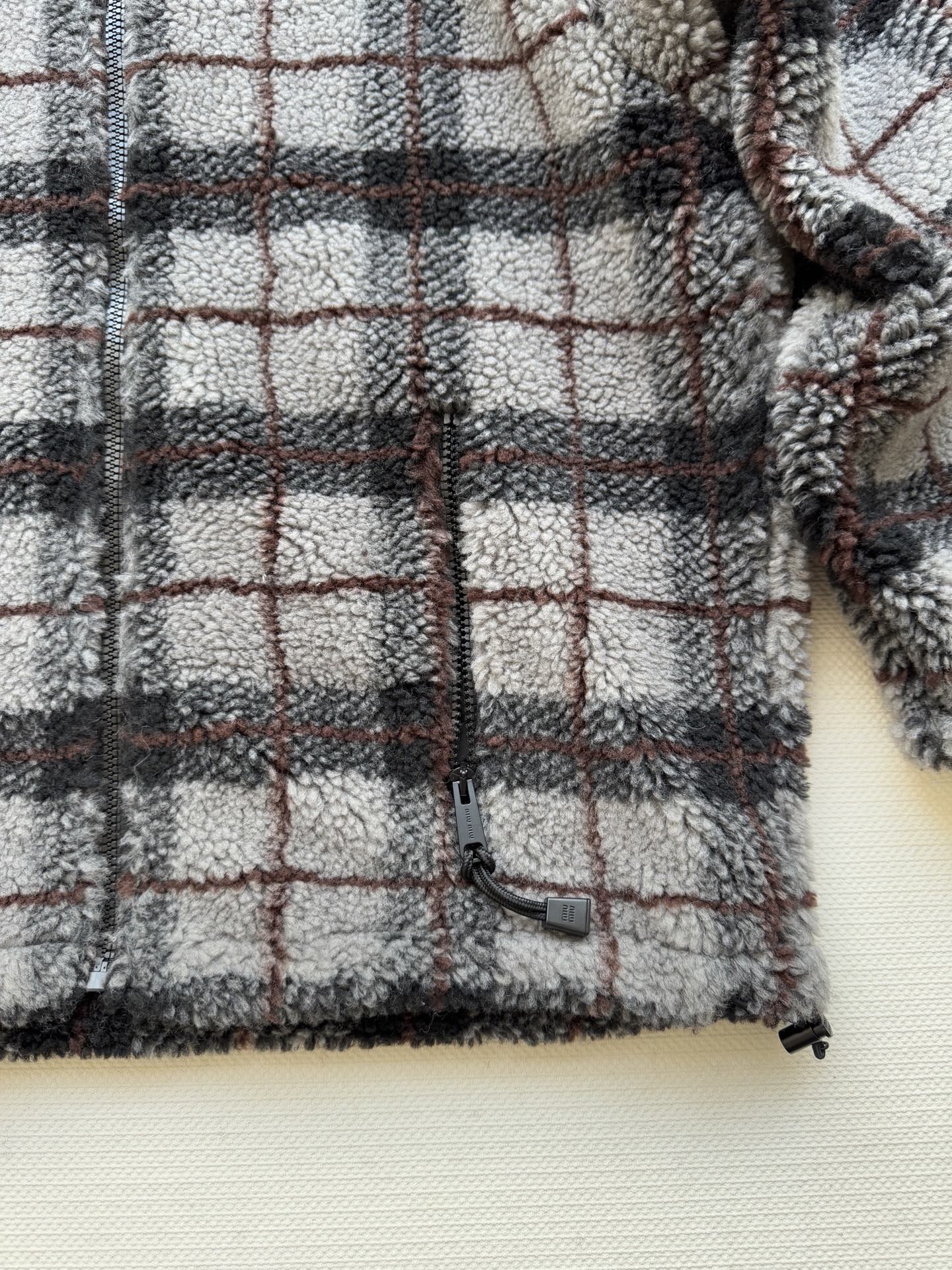 MiuMi* 25Fw秋冬新款 学院风摇粒绒格纹外套丨⚠真羊羔毛绒原版开发！高版出品！高密度羊毛粒绒面料