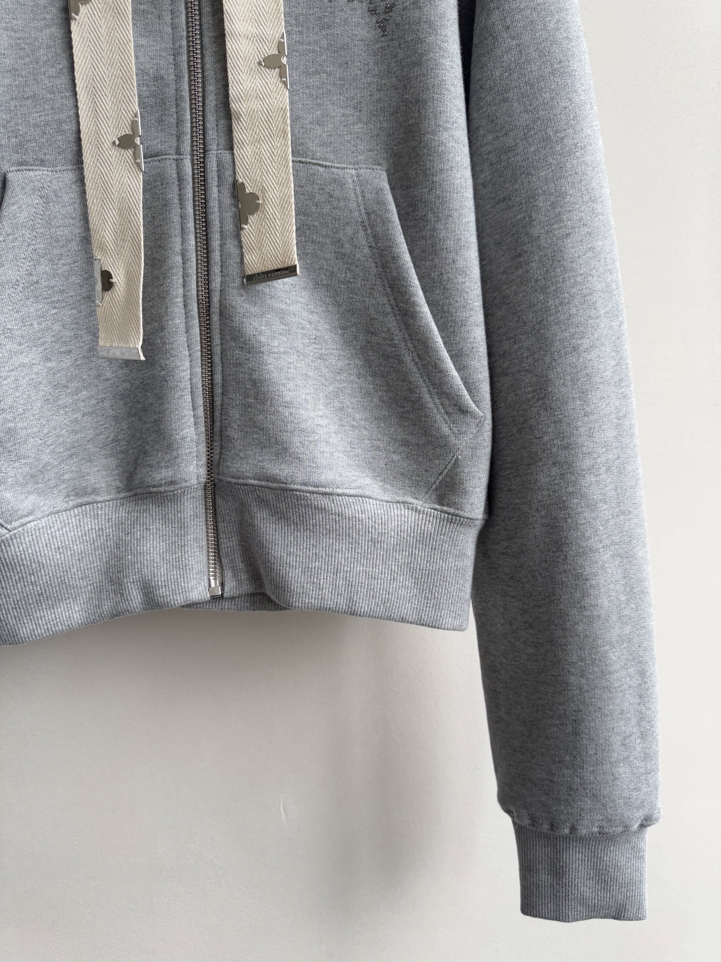 Louis Vuitto*🆕2025新品上架连帽卫衣！定制YB进口原生全棉材质光泽舒适垂顺饰以胸前标志性