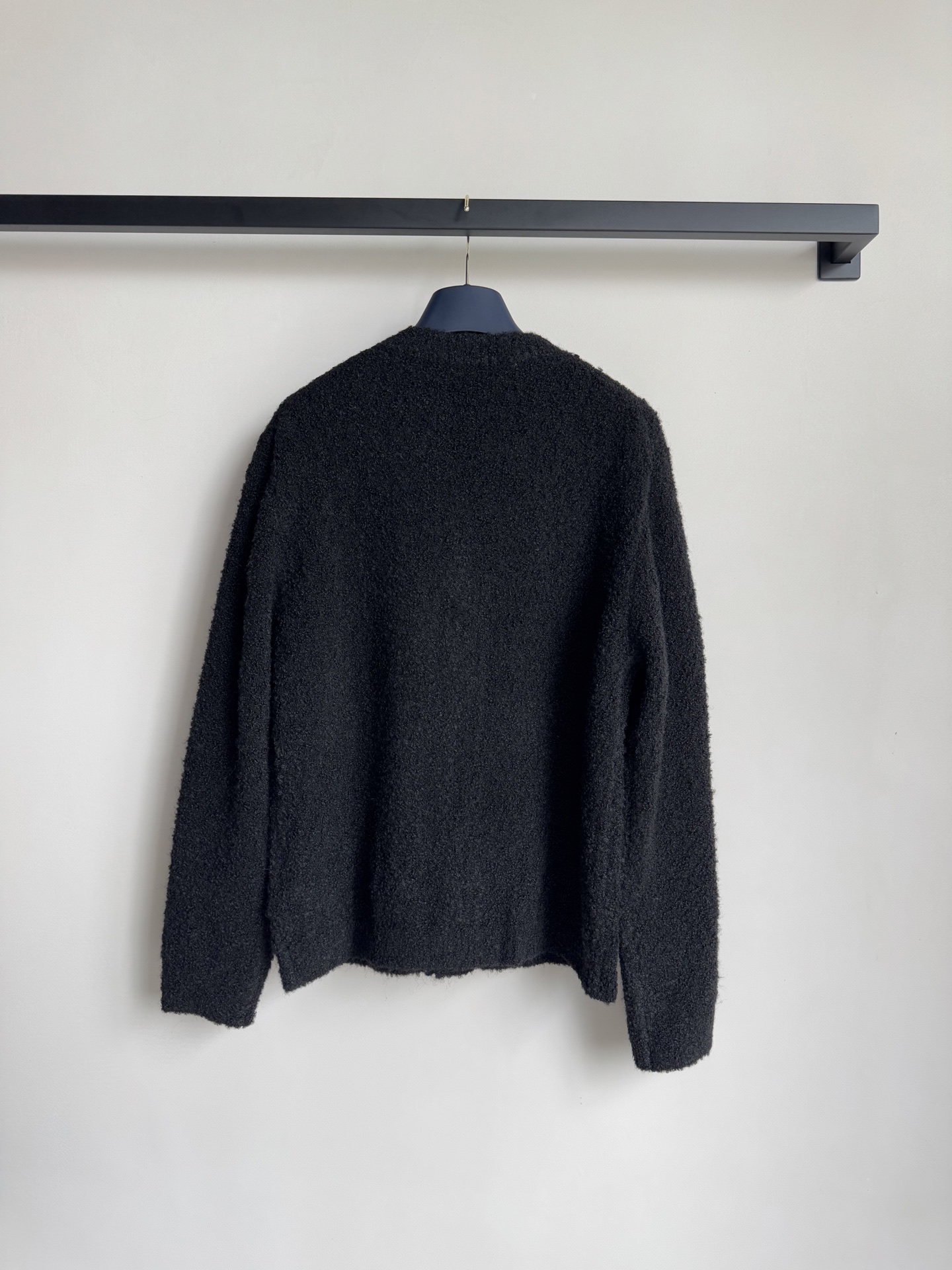 LouisVuitto*🆕新款，休闲时尚开衫，绵羊毛面料好舒服👍ＳＭＬ.