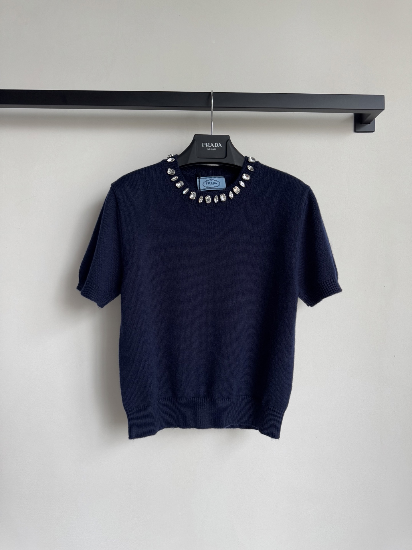Prad*🆕新款，羊绒➕羊毛混纺针织短袖，叠穿打底搭配都好好看👏ＳＭＬ.