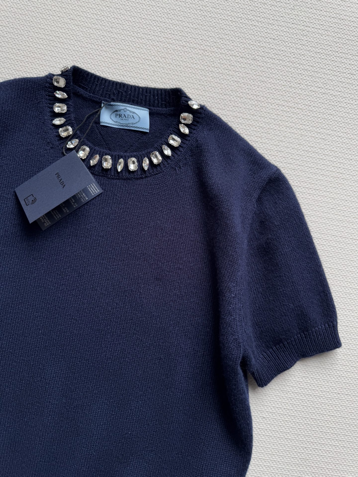 Prad*🆕新款，羊绒➕羊毛混纺针织短袖，叠穿打底搭配都好好看👏ＳＭＬ.