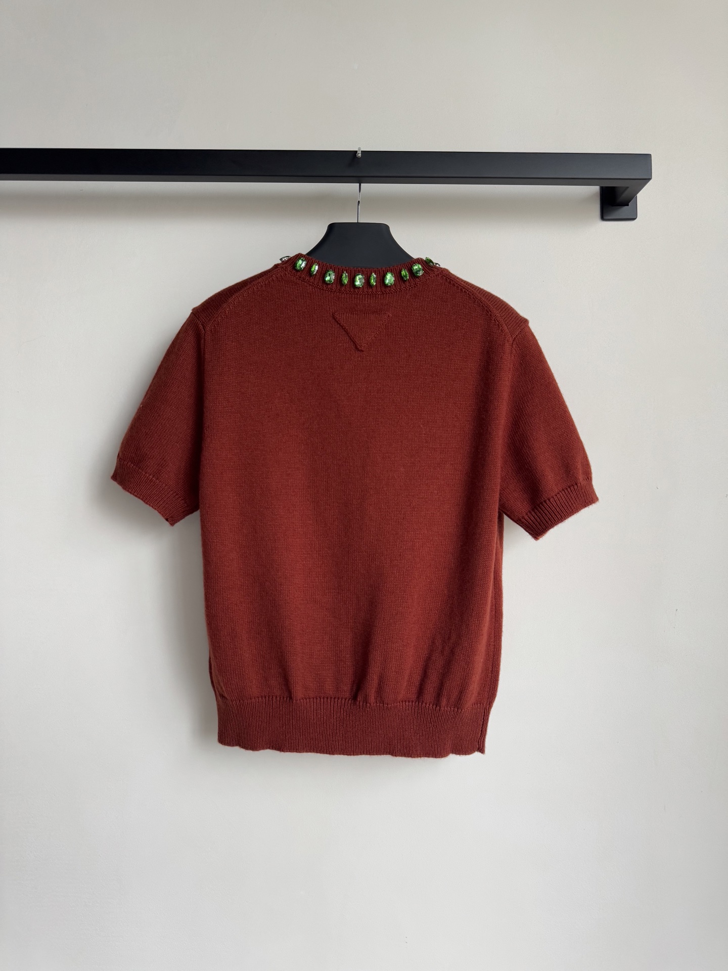 Prad*🆕新款，羊绒➕羊毛混纺针织短袖，叠穿打底搭配都好好看👏ＳＭＬ.