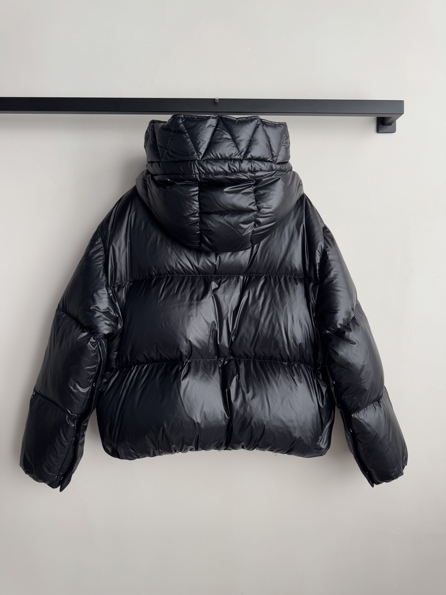 Moncle*🆕羽绒服 面包服🍞 内里填充国标羽绒，蓬松慵懒 可男女同款 无性别穿搭 酷飒有型 码数：0