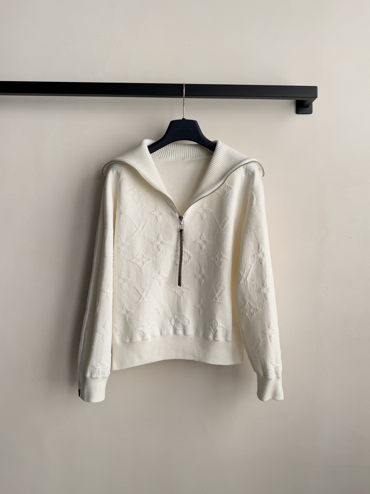 LouisVuitto*🆕2025秋冬SKI滑雪系列卫衣，柔软亲肤。Monogram暗纹提花，辨识度超高